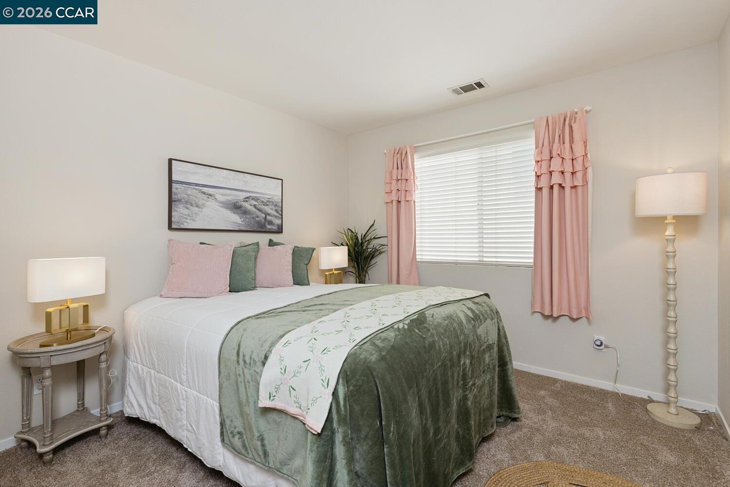 Detail Gallery Image 26 of 35 For 592 Ross Circle, Martinez,  CA 94553 - 5 Beds | 3 Baths