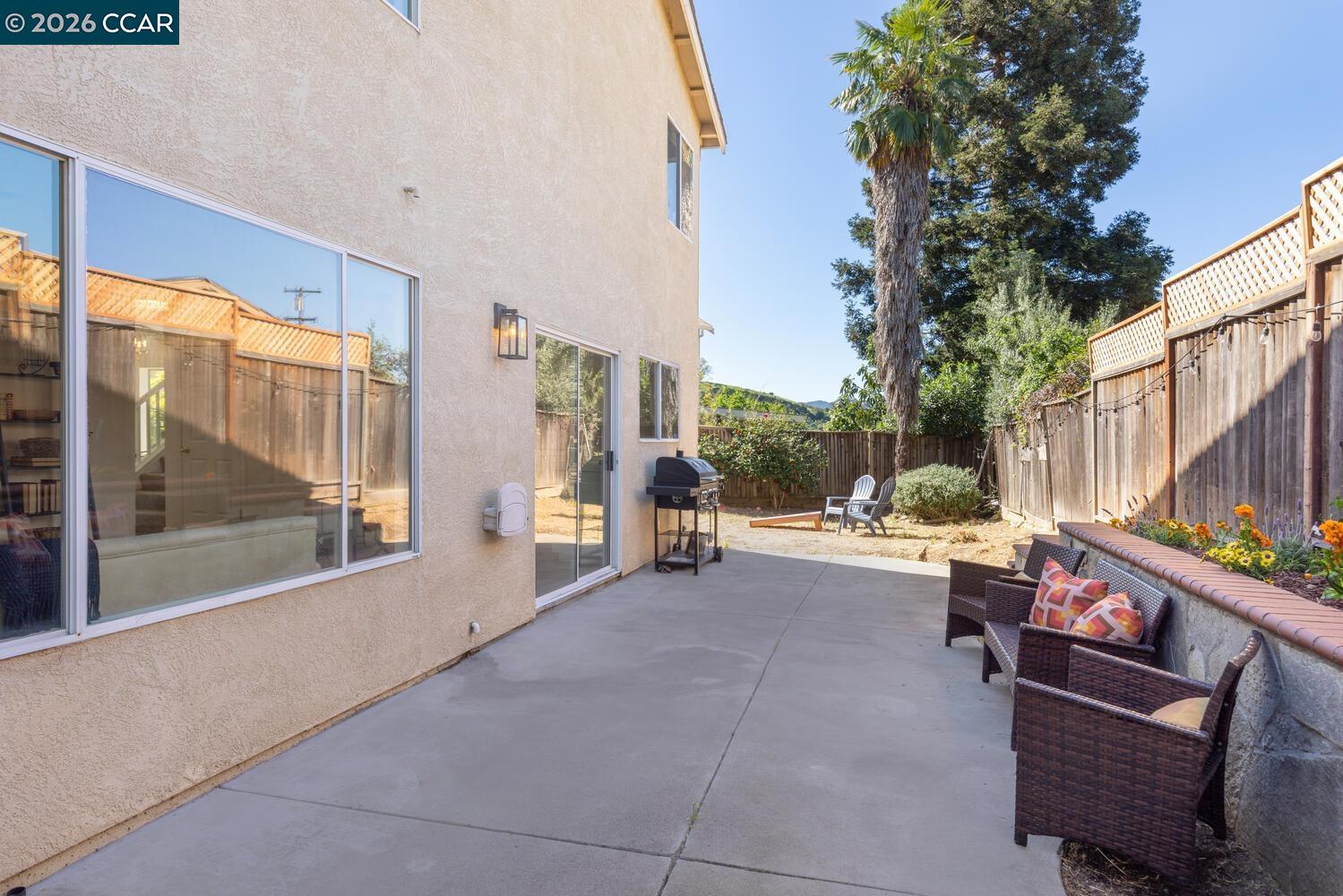 Detail Gallery Image 32 of 35 For 592 Ross Circle, Martinez,  CA 94553 - 5 Beds | 3 Baths