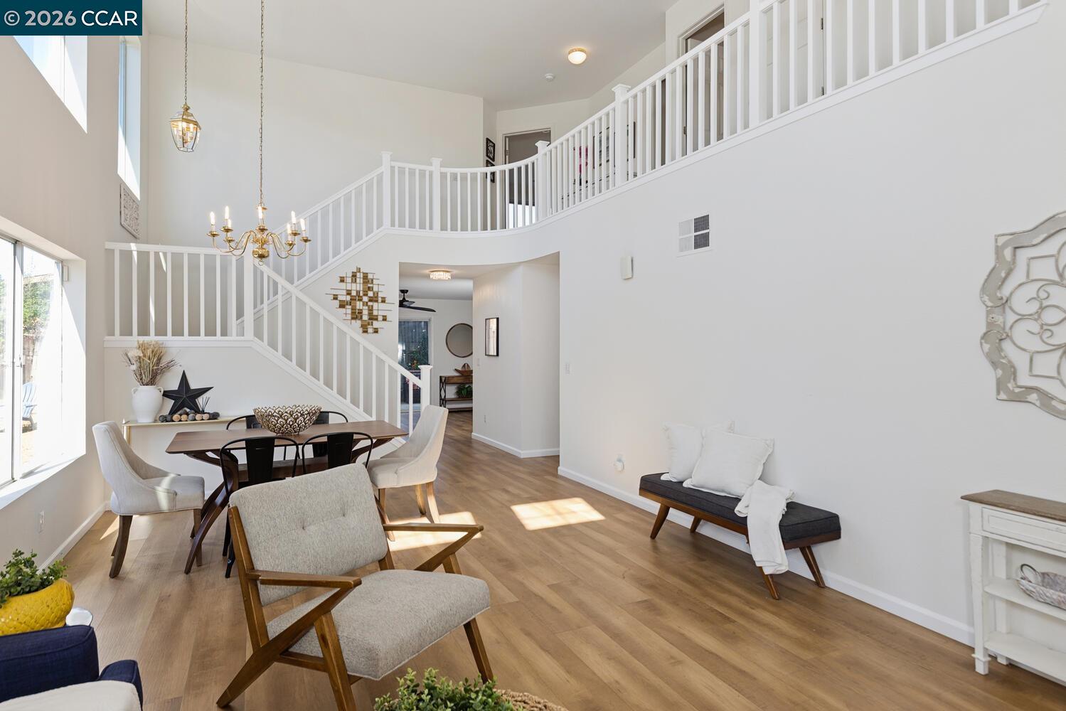 Detail Gallery Image 6 of 35 For 592 Ross Circle, Martinez,  CA 94553 - 5 Beds | 3 Baths