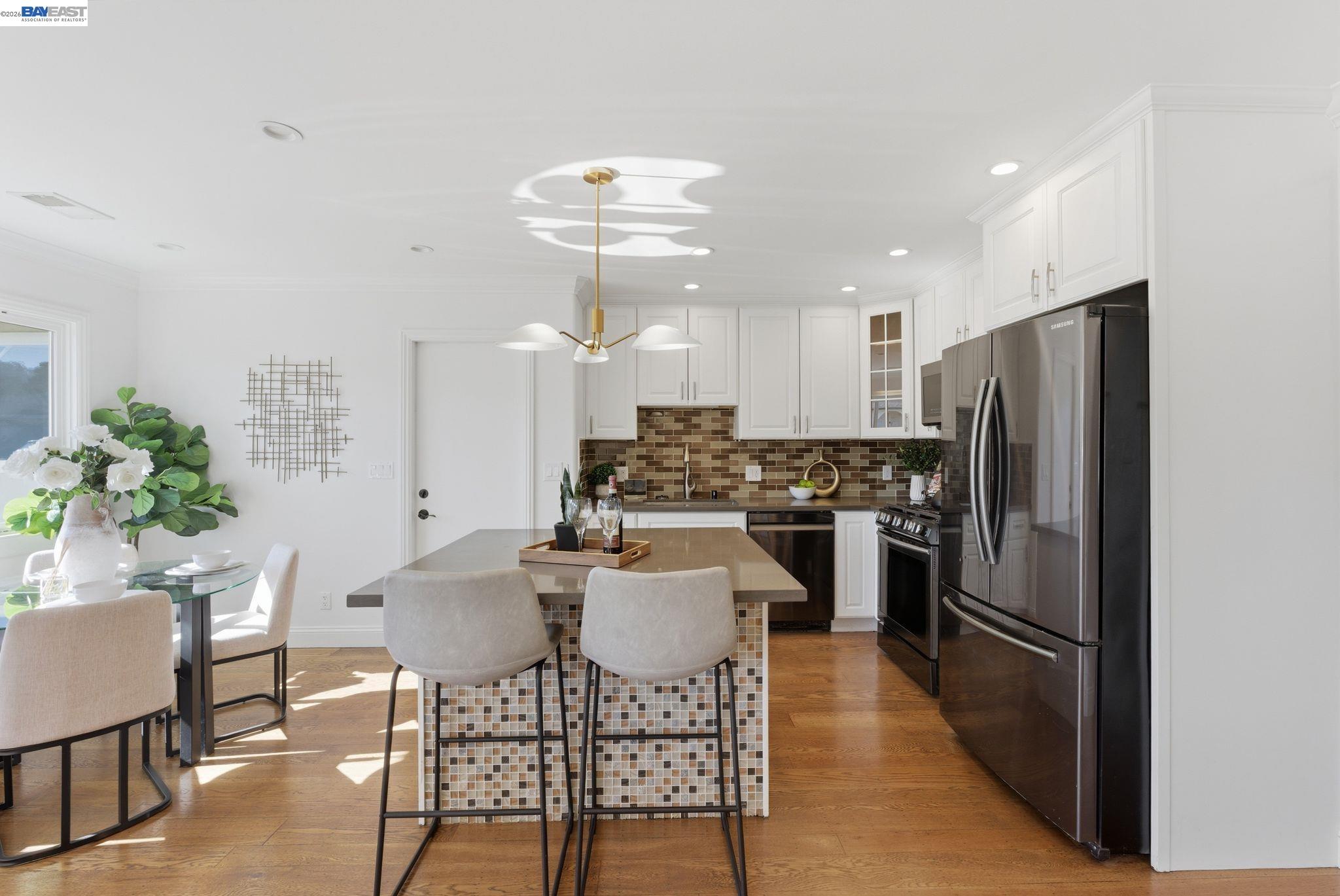 Detail Gallery Image 11 of 51 For 12 Jacinto Lane, South San Francisco,  CA 94080-4138 - 3 Beds | 2 Baths