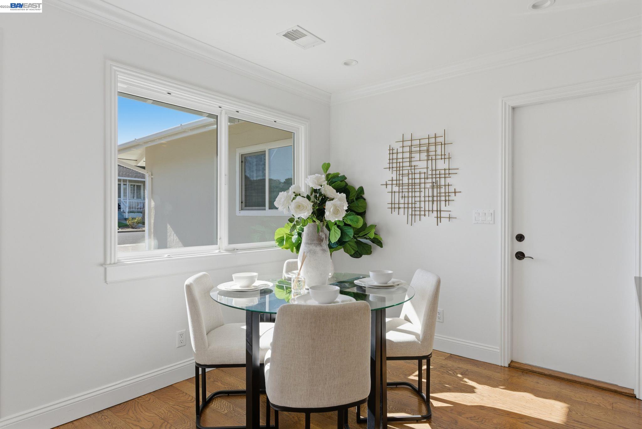 Detail Gallery Image 12 of 51 For 12 Jacinto Lane, South San Francisco,  CA 94080-4138 - 3 Beds | 2 Baths