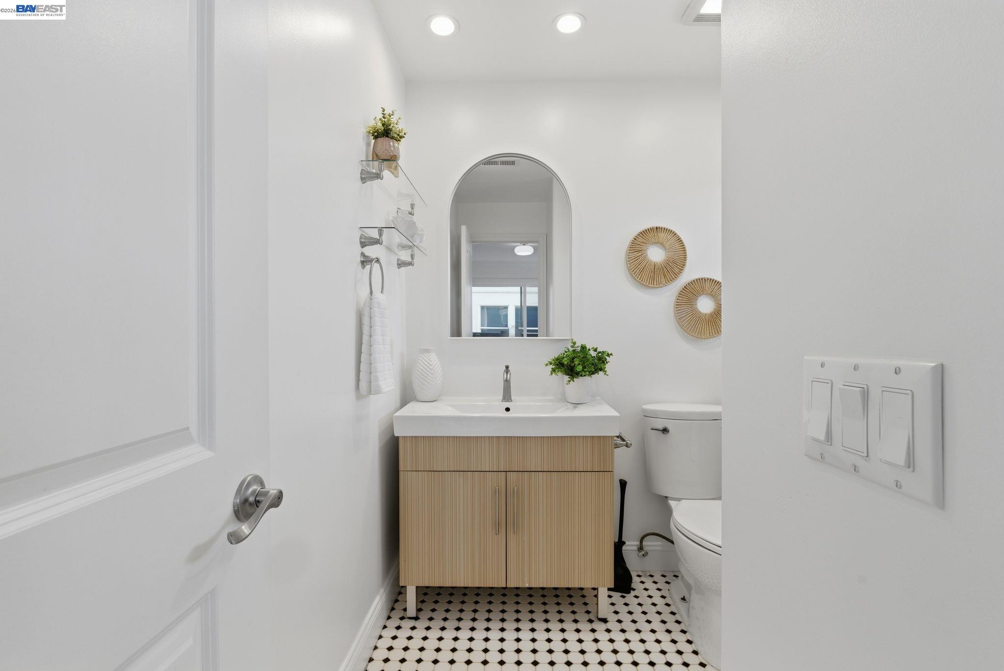 Detail Gallery Image 17 of 51 For 12 Jacinto Lane, South San Francisco,  CA 94080-4138 - 3 Beds | 2 Baths