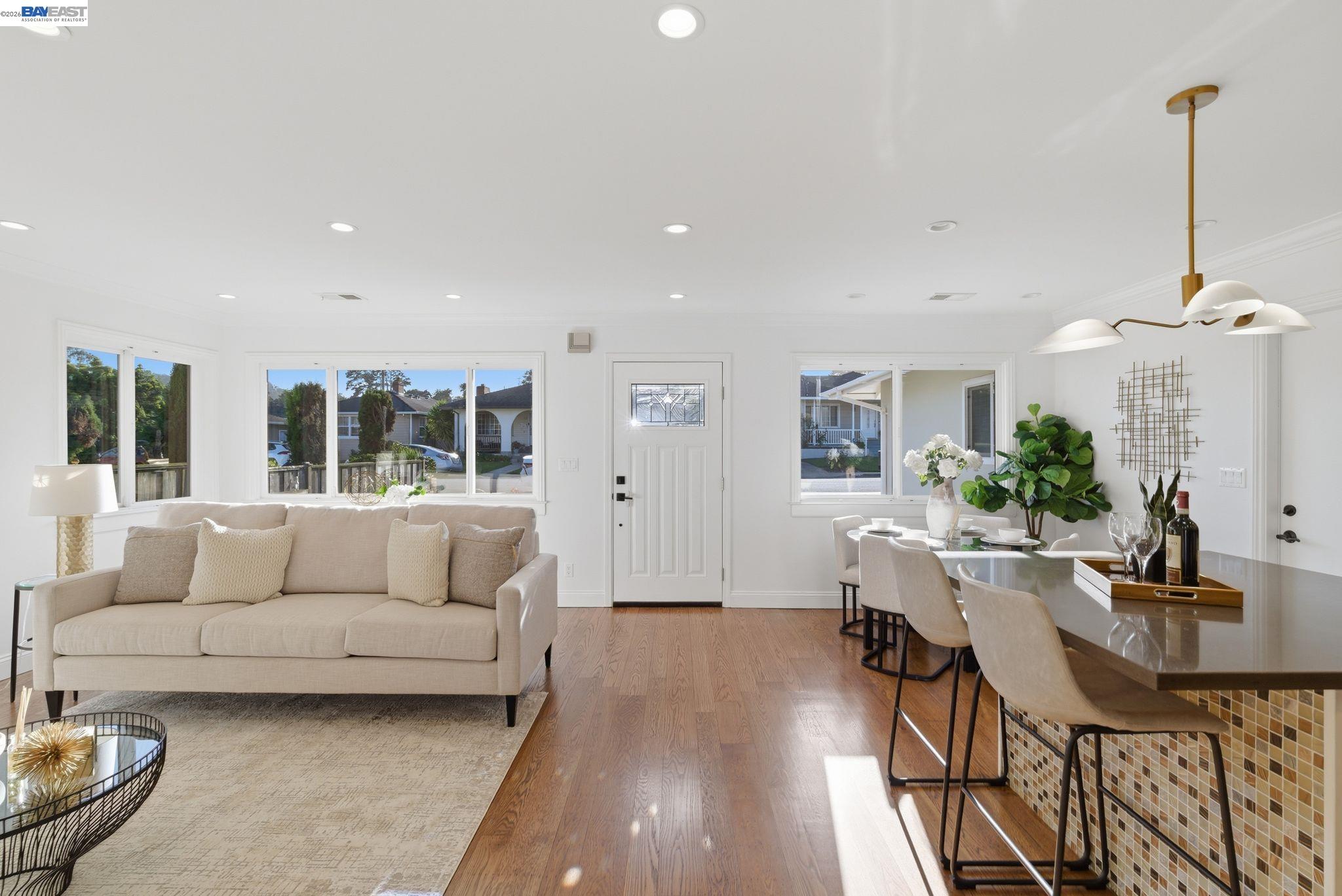 Detail Gallery Image 4 of 51 For 12 Jacinto Lane, South San Francisco,  CA 94080-4138 - 3 Beds | 2 Baths