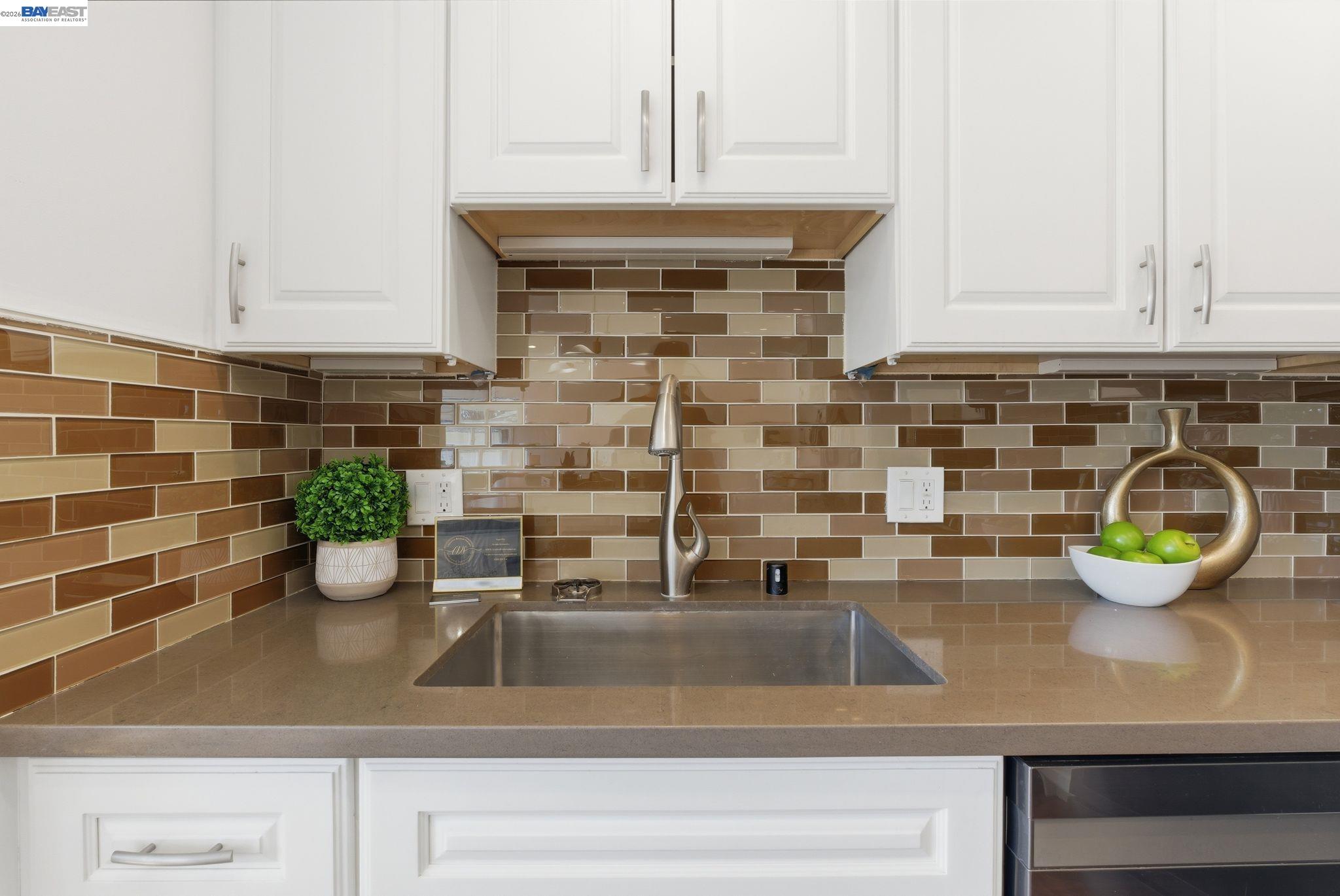 Detail Gallery Image 8 of 51 For 12 Jacinto Lane, South San Francisco,  CA 94080-4138 - 3 Beds | 2 Baths