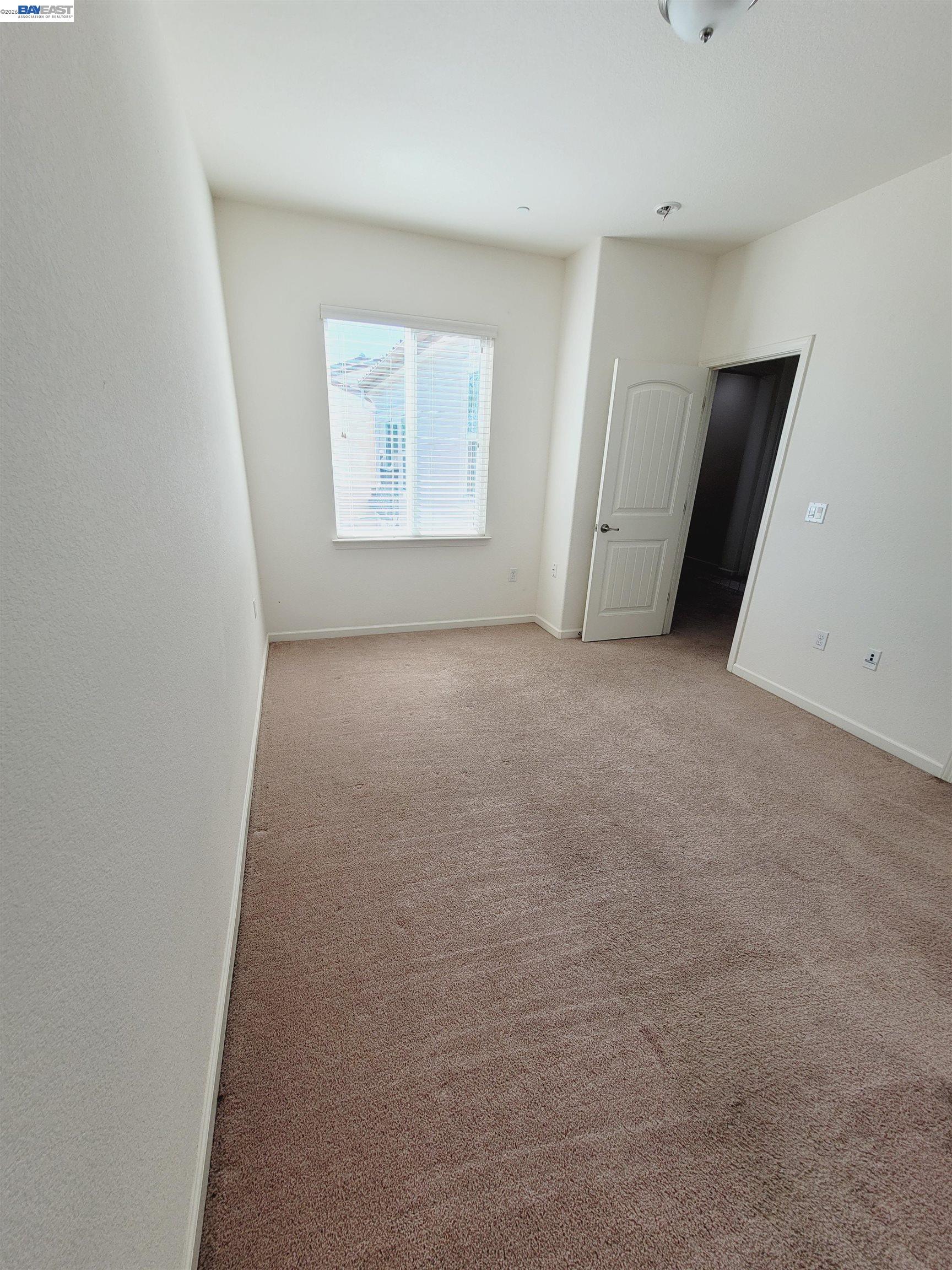 Detail Gallery Image 15 of 31 For 2100 Carrara St, Brentwood,  CA 94513 - 4 Beds | 2/1 Baths