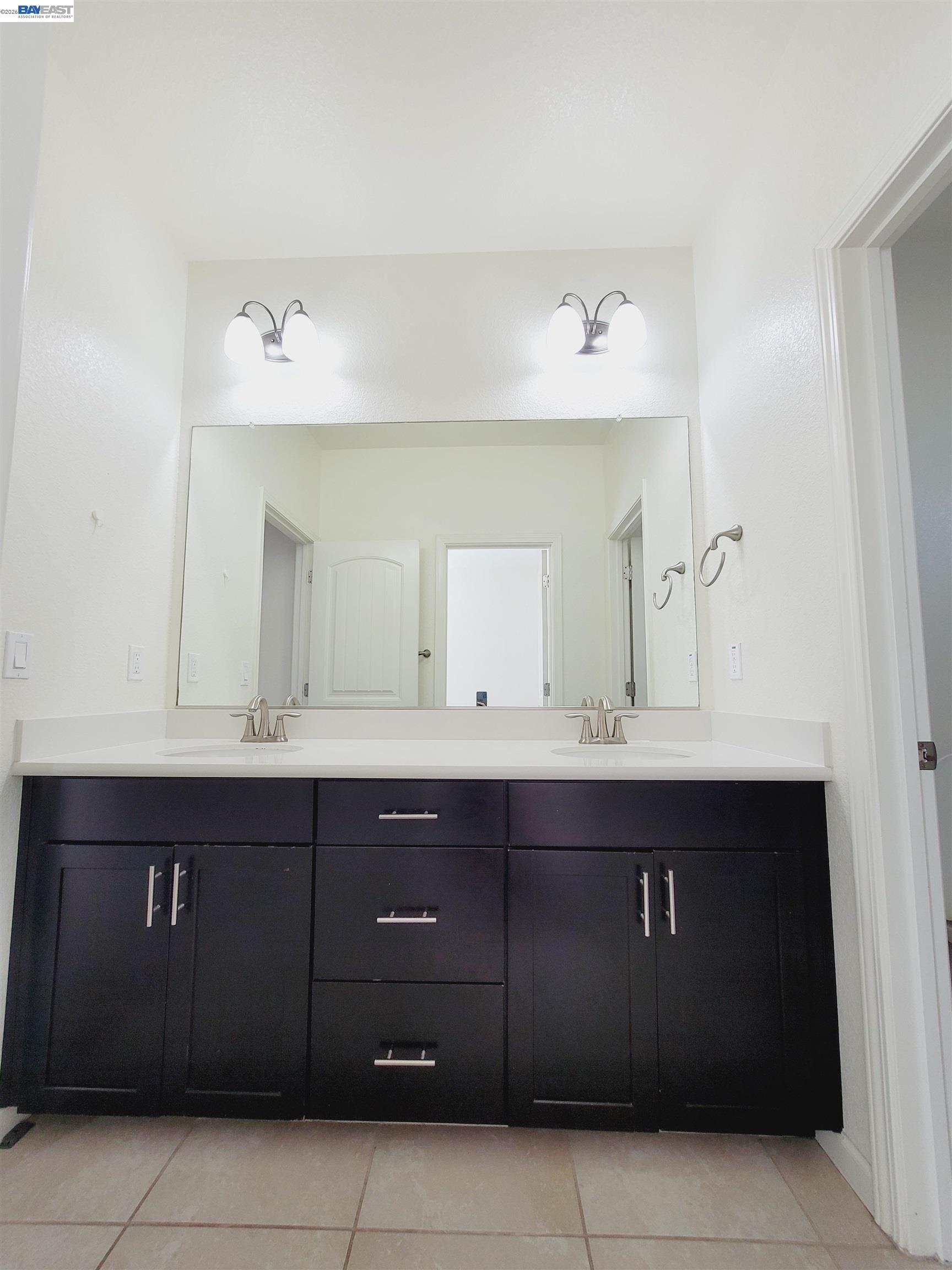 Detail Gallery Image 18 of 31 For 2100 Carrara St, Brentwood,  CA 94513 - 4 Beds | 2/1 Baths