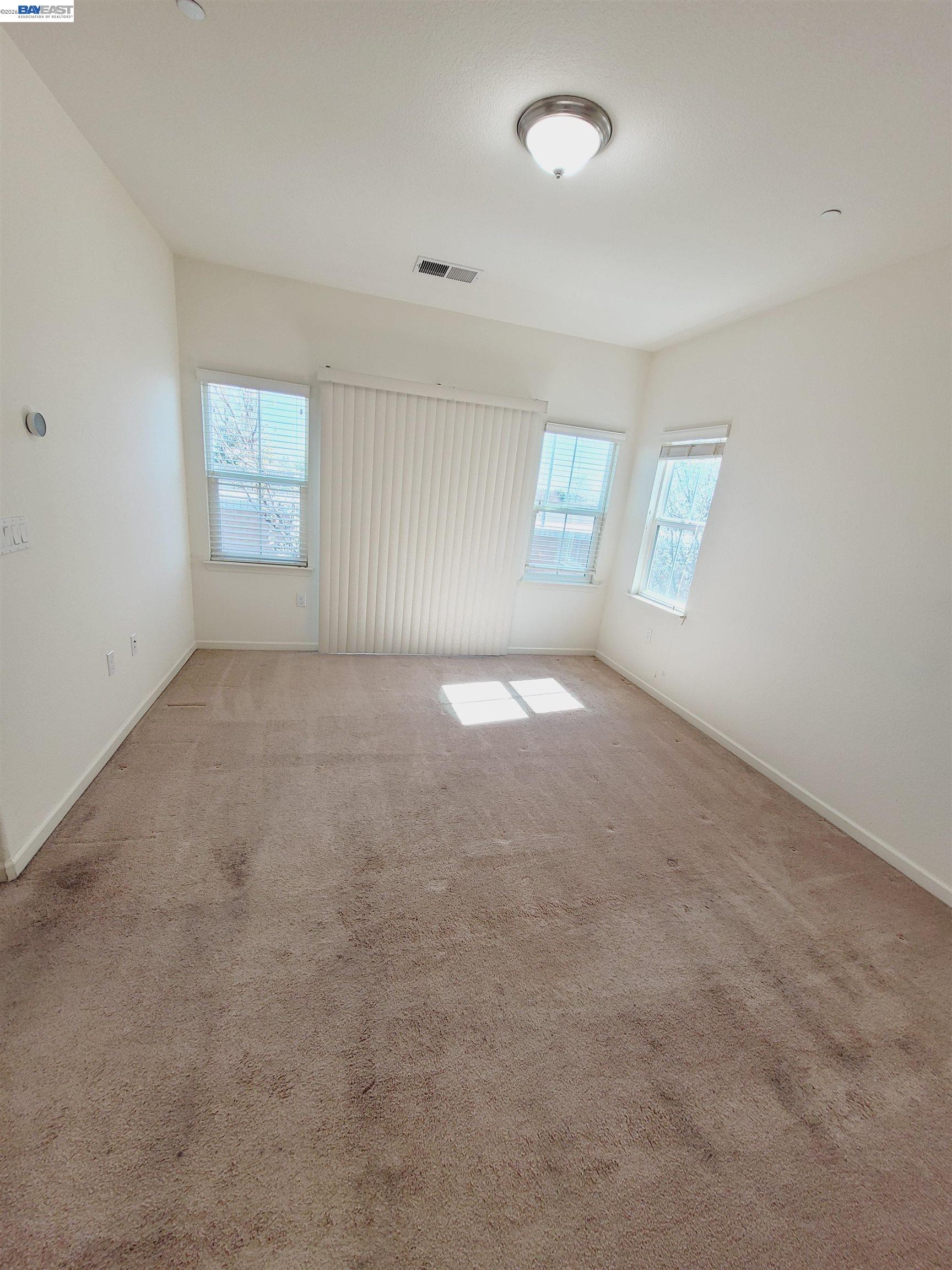 Detail Gallery Image 21 of 31 For 2100 Carrara St, Brentwood,  CA 94513 - 4 Beds | 2/1 Baths