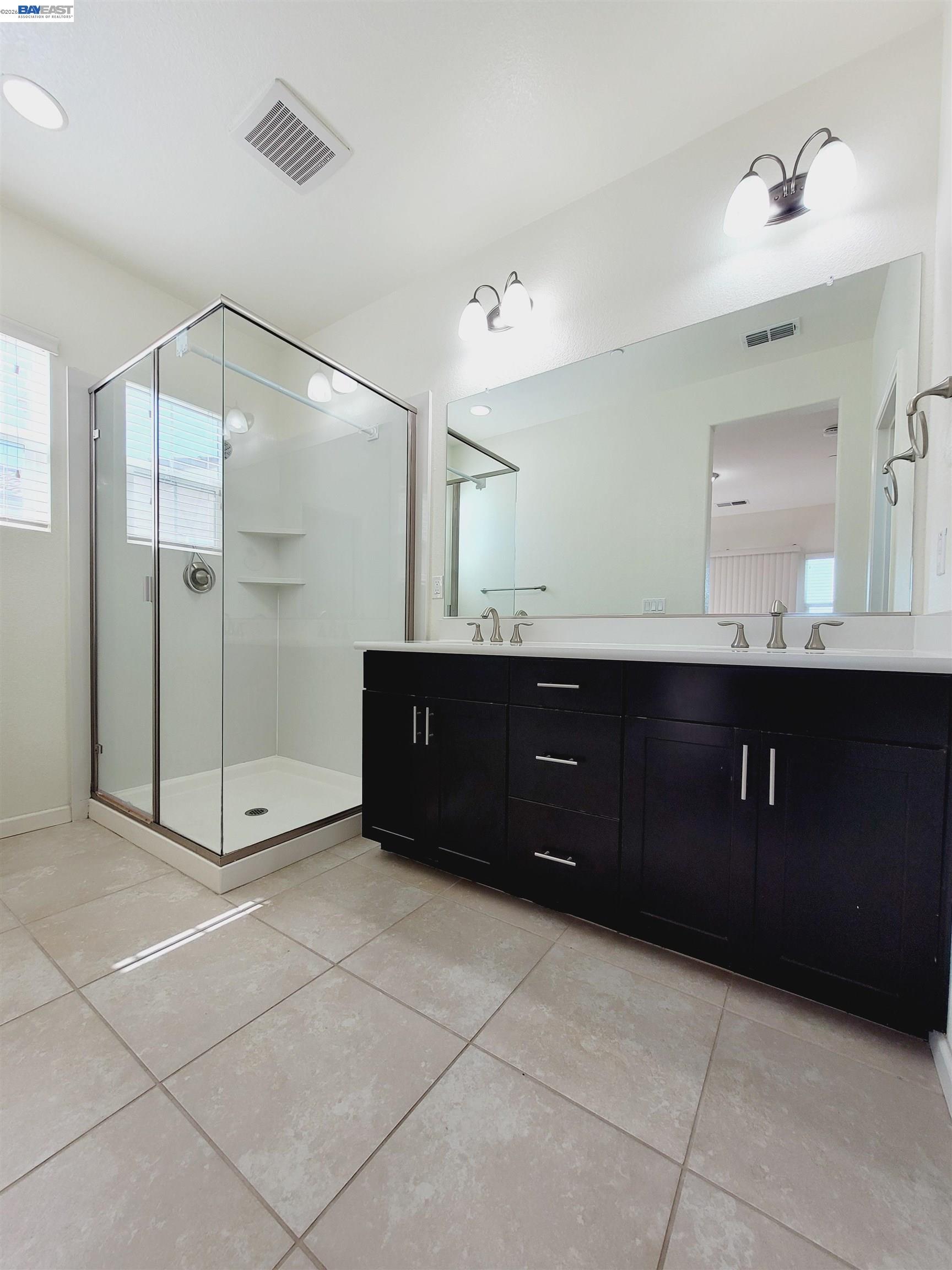 Detail Gallery Image 23 of 31 For 2100 Carrara St, Brentwood,  CA 94513 - 4 Beds | 2/1 Baths
