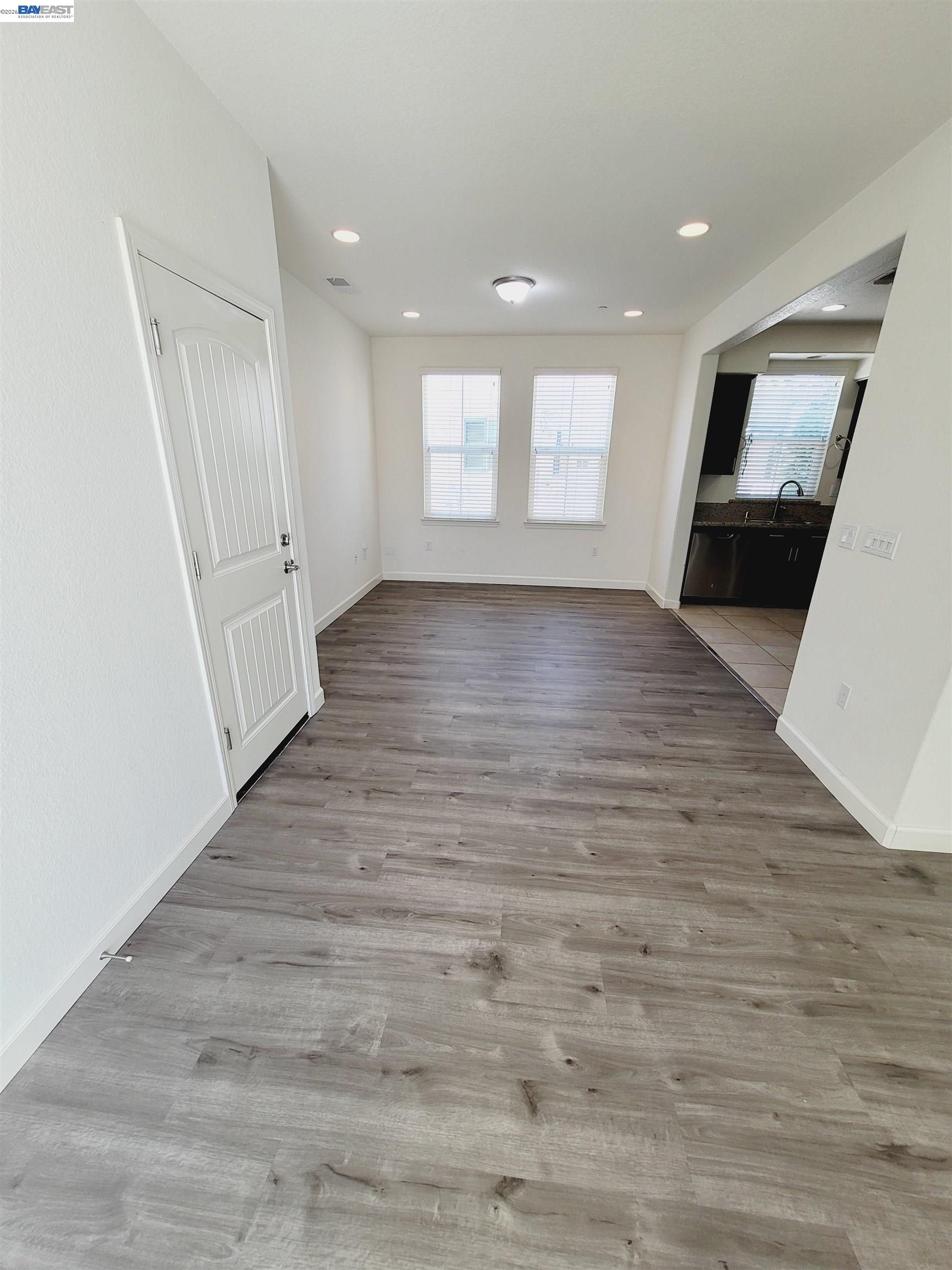 Detail Gallery Image 4 of 31 For 2100 Carrara St, Brentwood,  CA 94513 - 4 Beds | 2/1 Baths