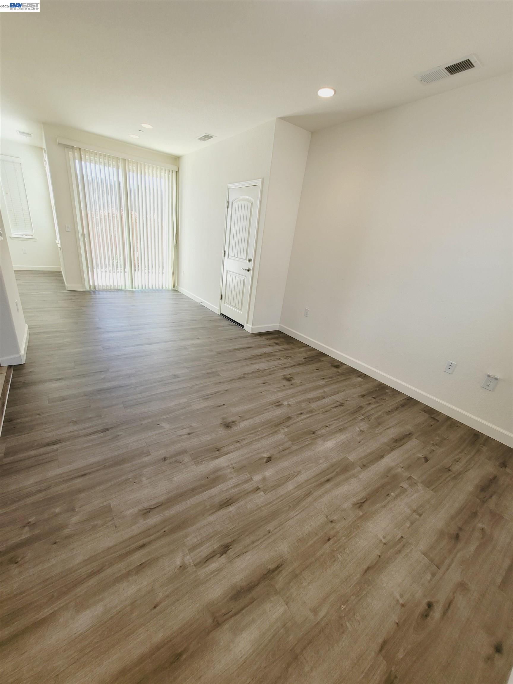 Detail Gallery Image 6 of 31 For 2100 Carrara St, Brentwood,  CA 94513 - 4 Beds | 2/1 Baths