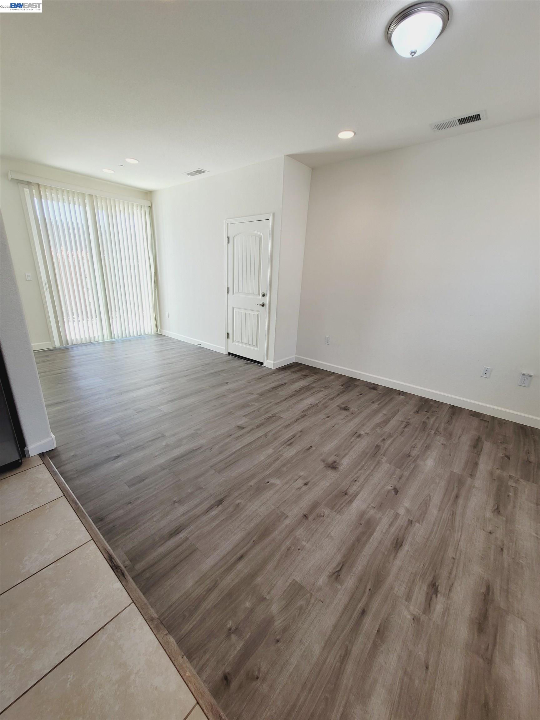 Detail Gallery Image 7 of 31 For 2100 Carrara St, Brentwood,  CA 94513 - 4 Beds | 2/1 Baths