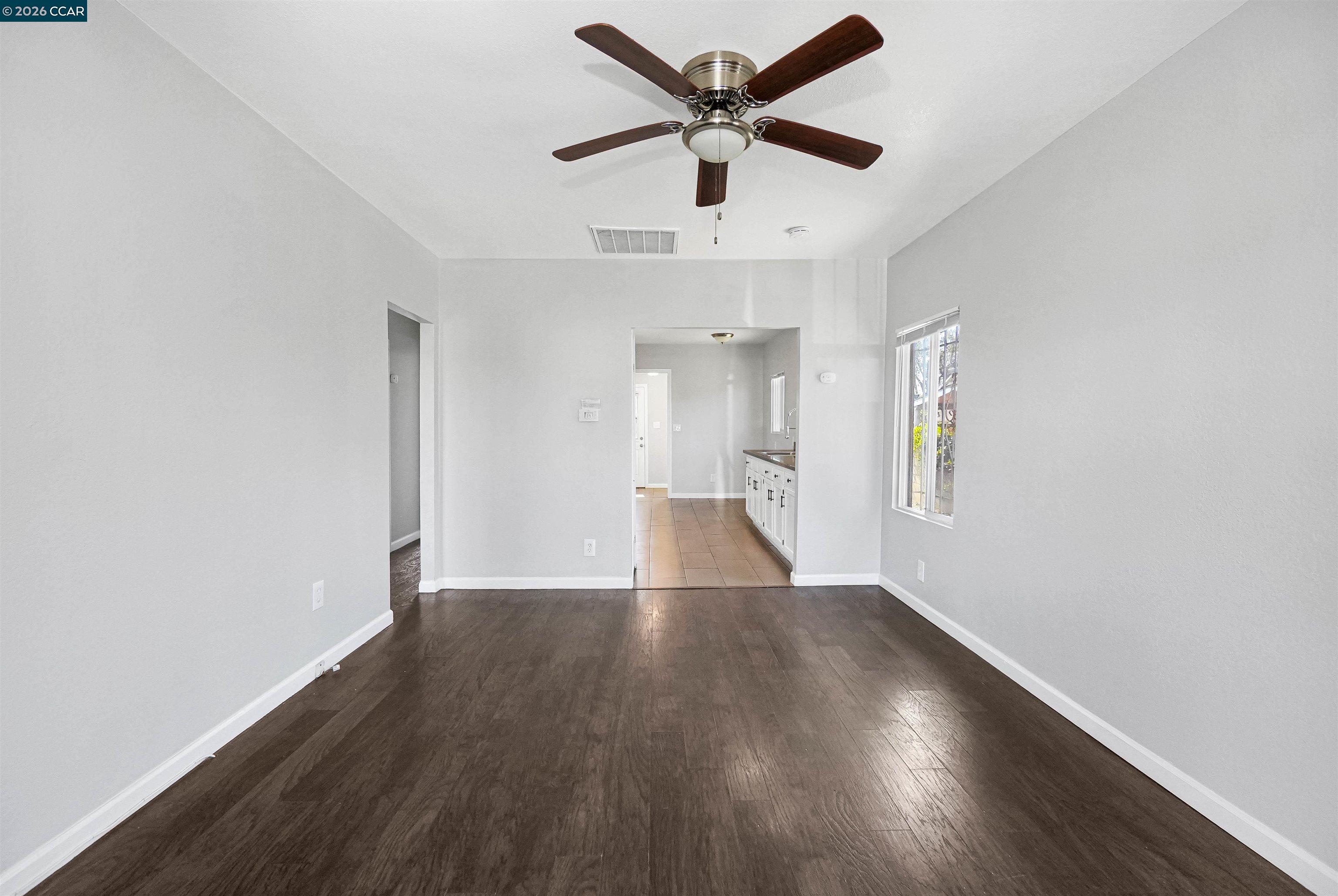 Detail Gallery Image 3 of 43 For 1118 75th Ave, Oakland,  CA 94621 - 2 Beds | 1 Baths