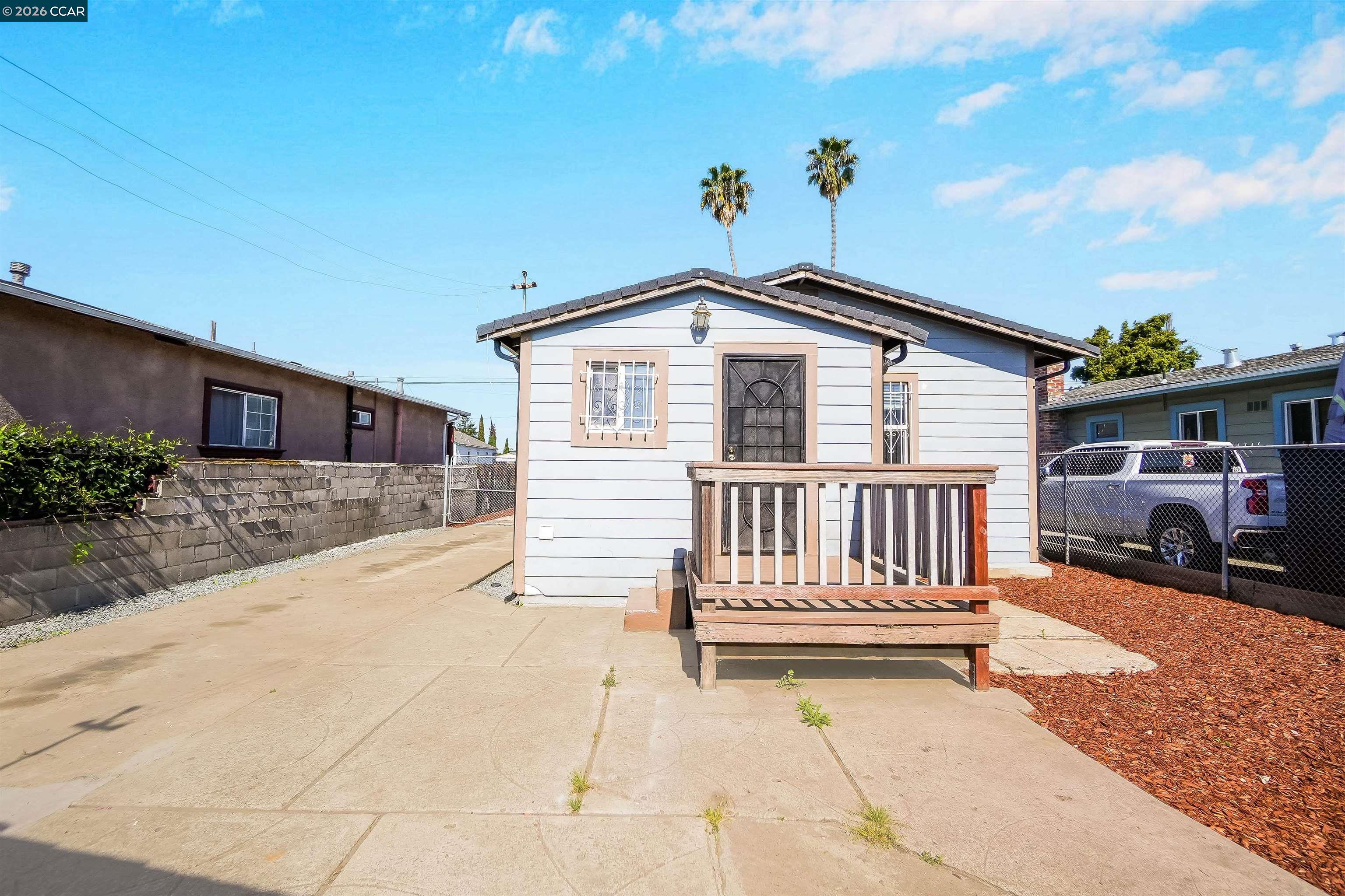 Detail Gallery Image 27 of 43 For 1118 75th Ave, Oakland,  CA 94621 - 2 Beds | 1 Baths