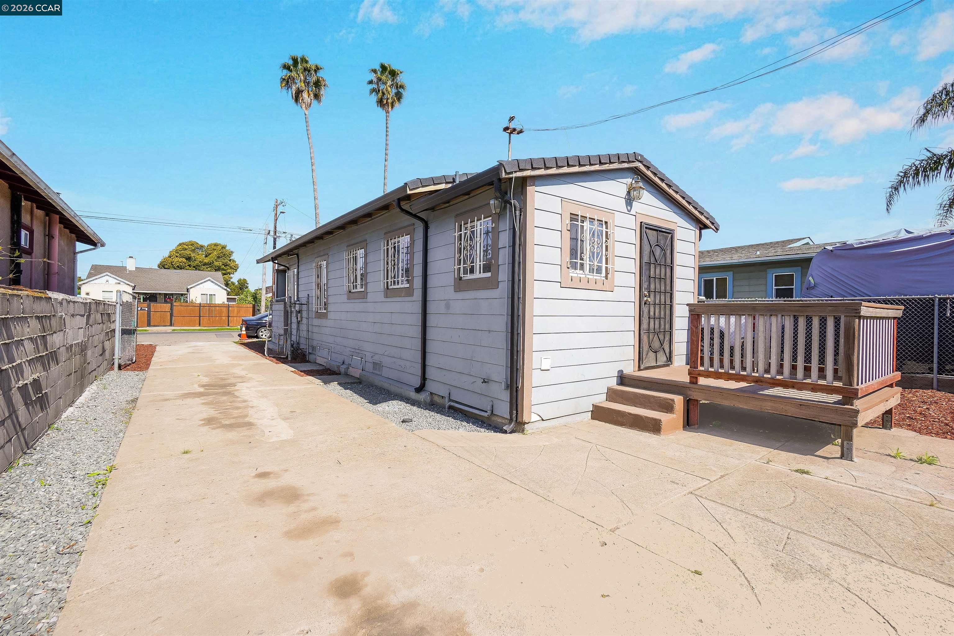 Detail Gallery Image 28 of 43 For 1118 75th Ave, Oakland,  CA 94621 - 2 Beds | 1 Baths