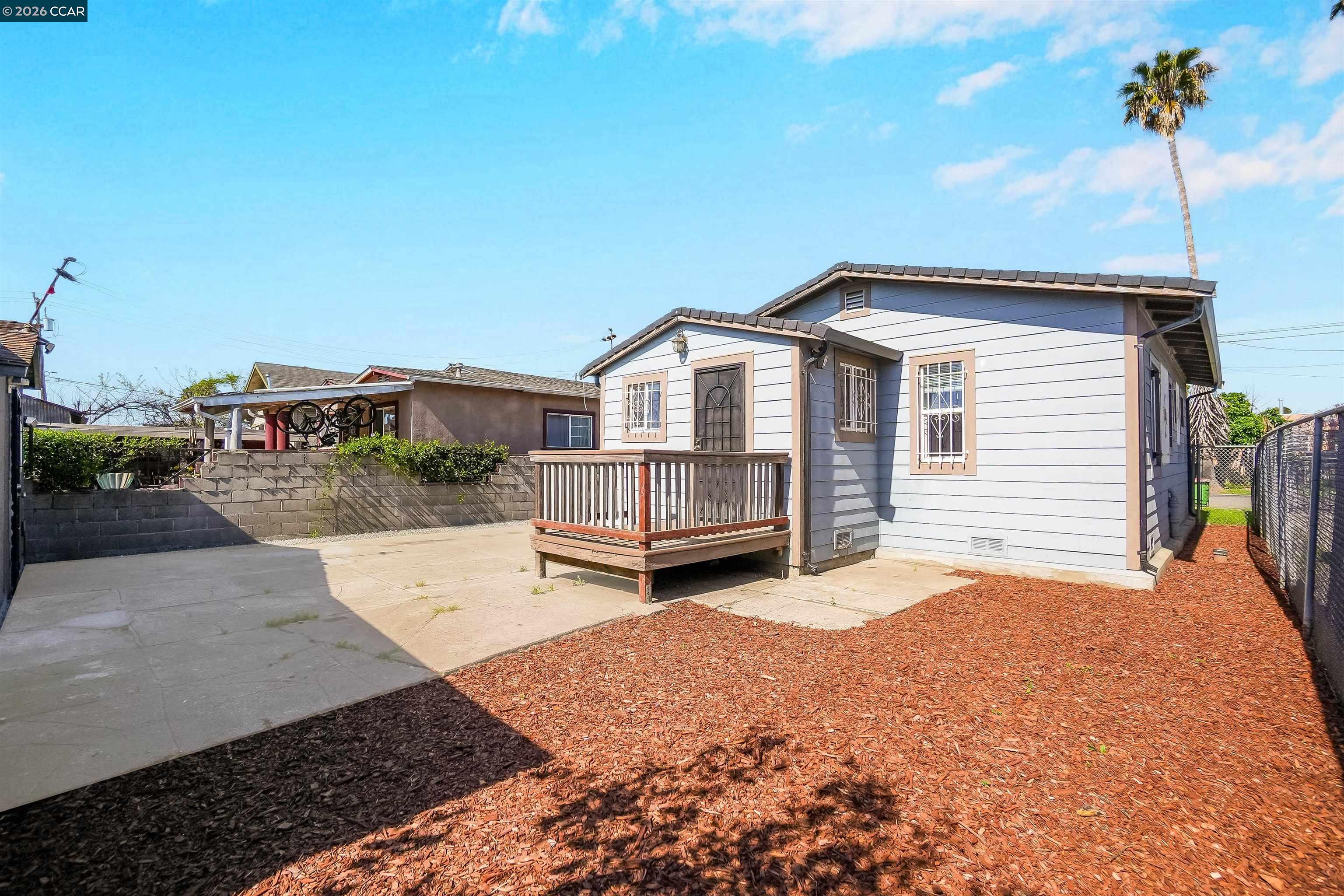 Detail Gallery Image 29 of 43 For 1118 75th Ave, Oakland,  CA 94621 - 2 Beds | 1 Baths