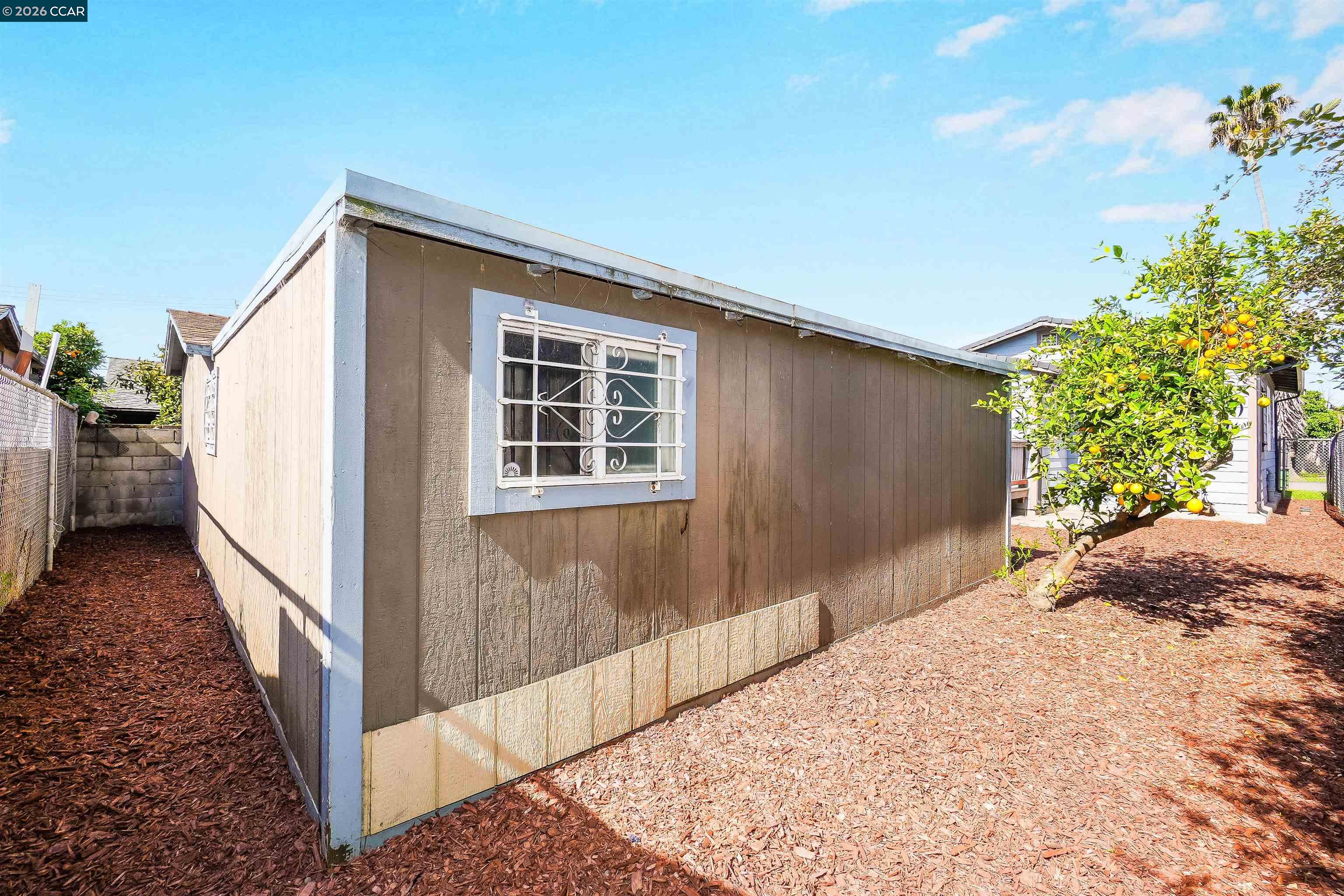 Detail Gallery Image 33 of 43 For 1118 75th Ave, Oakland,  CA 94621 - 2 Beds | 1 Baths