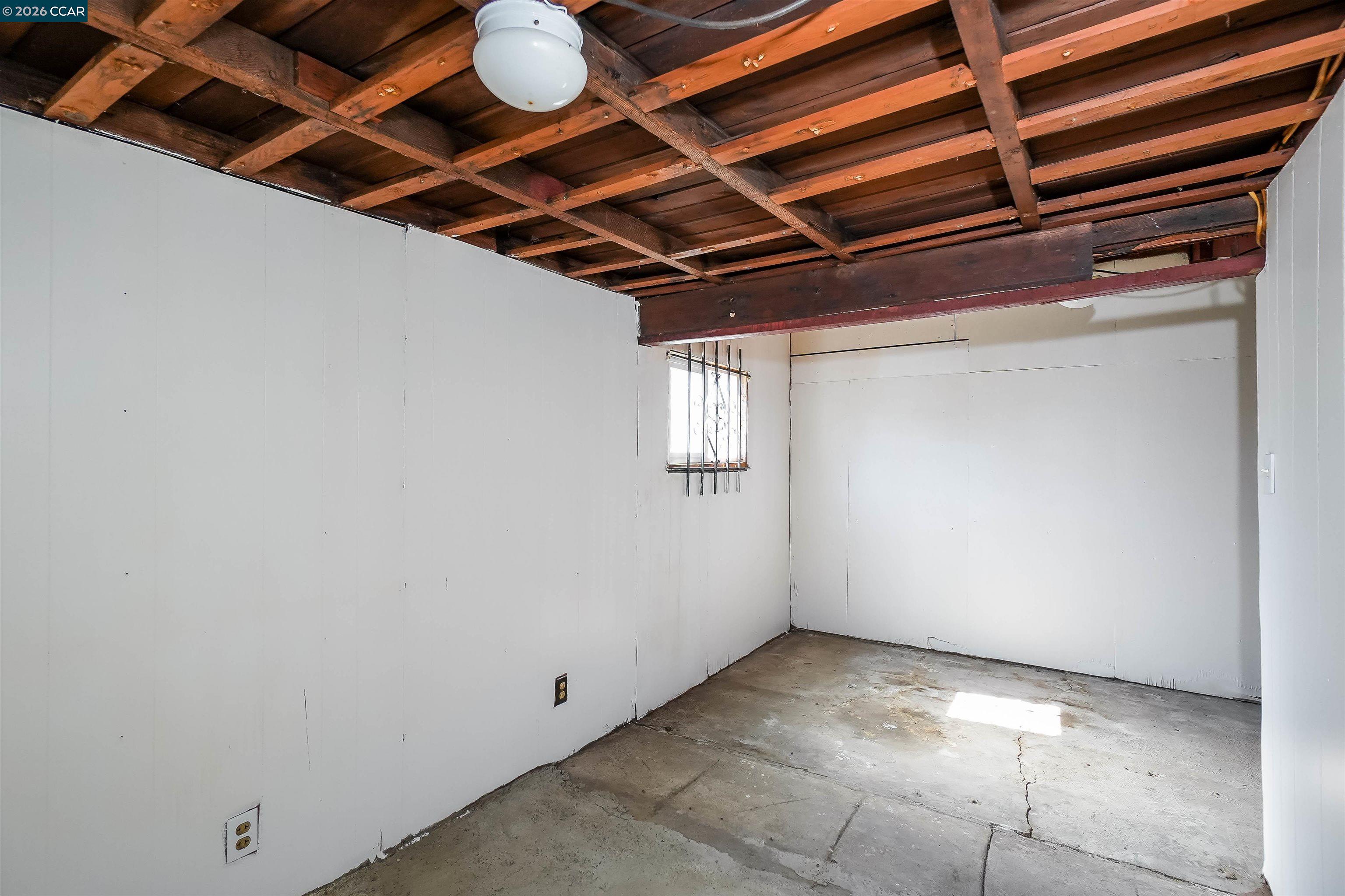 Detail Gallery Image 39 of 43 For 1118 75th Ave, Oakland,  CA 94621 - 2 Beds | 1 Baths