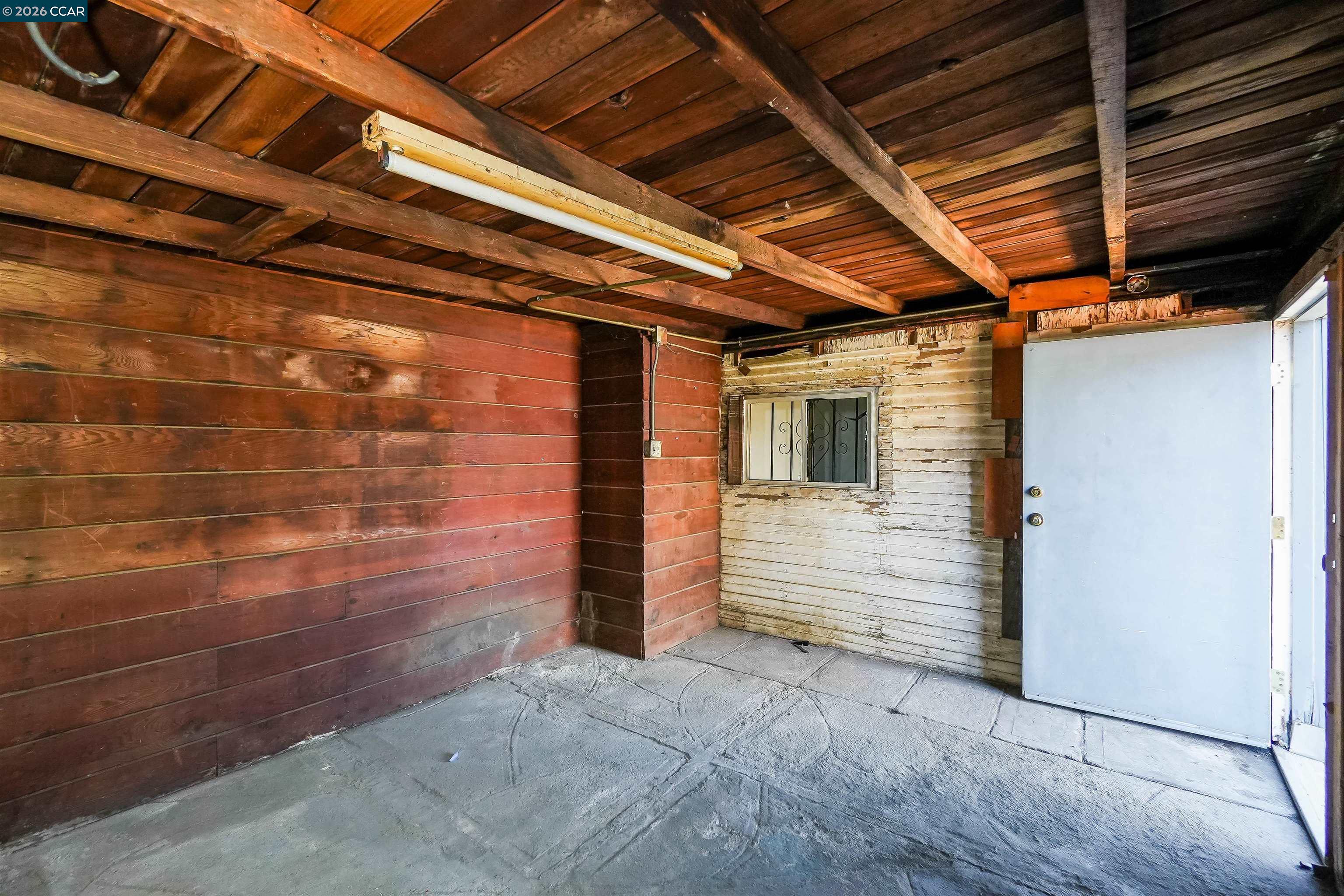 Detail Gallery Image 41 of 43 For 1118 75th Ave, Oakland,  CA 94621 - 2 Beds | 1 Baths