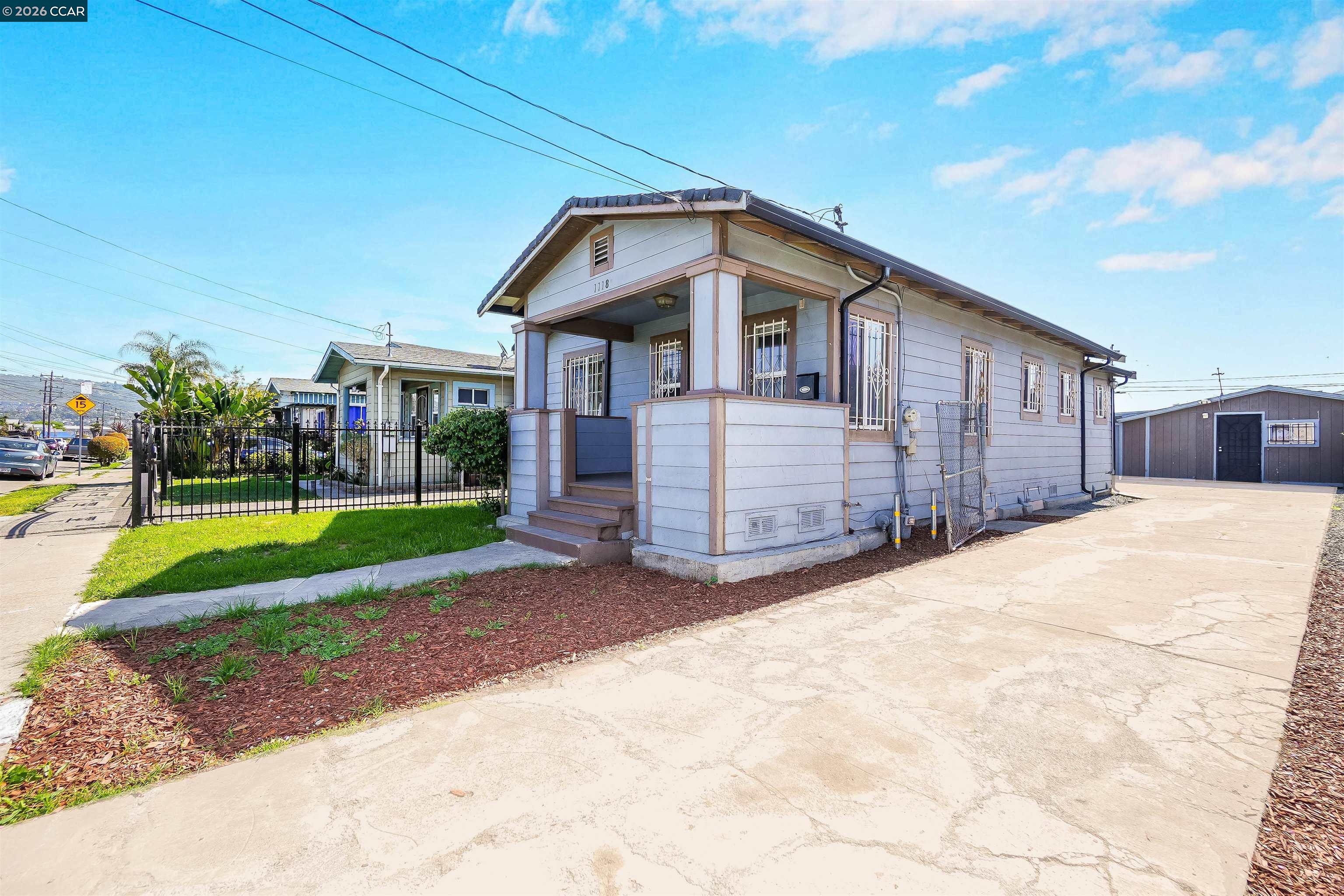 Detail Gallery Image 42 of 43 For 1118 75th Ave, Oakland,  CA 94621 - 2 Beds | 1 Baths