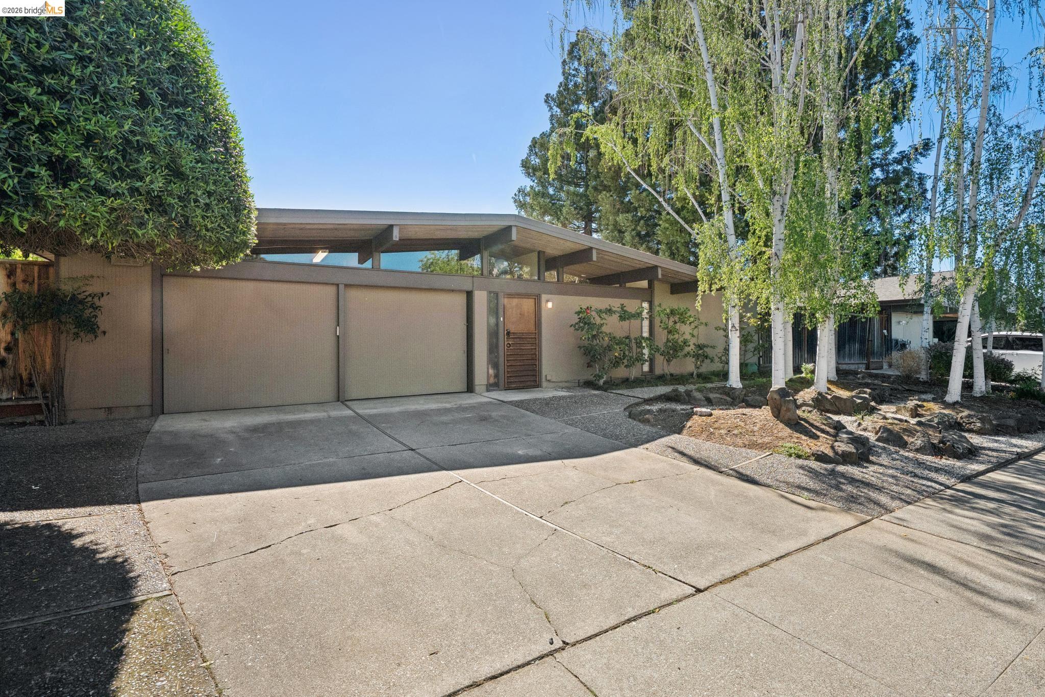 Detail Gallery Image 2 of 60 For 3736 Barrington Dr, Concord,  CA 94518 - 4 Beds | 2 Baths