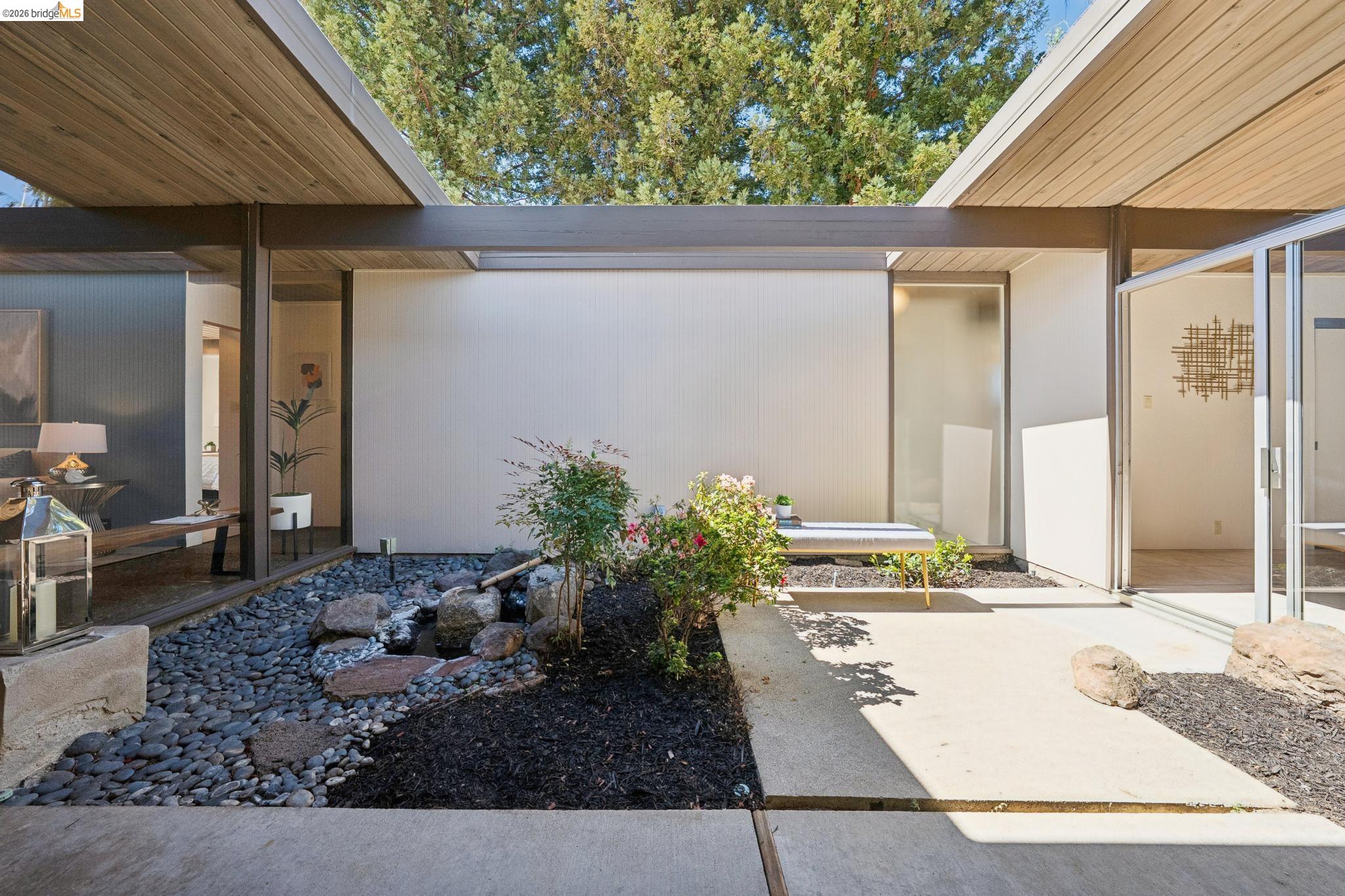 Detail Gallery Image 5 of 60 For 3736 Barrington Dr, Concord,  CA 94518 - 4 Beds | 2 Baths