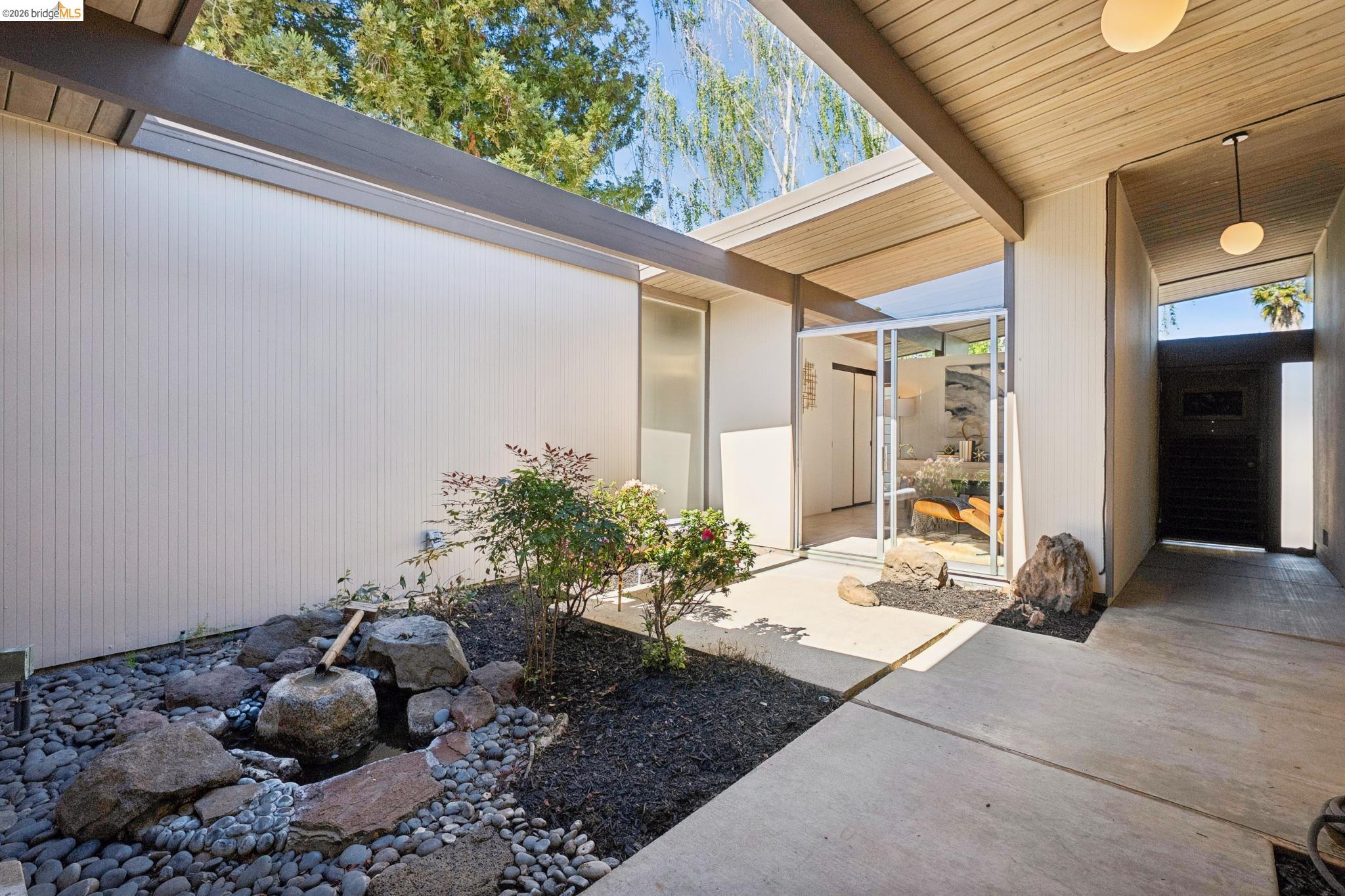 Detail Gallery Image 6 of 60 For 3736 Barrington Dr, Concord,  CA 94518 - 4 Beds | 2 Baths