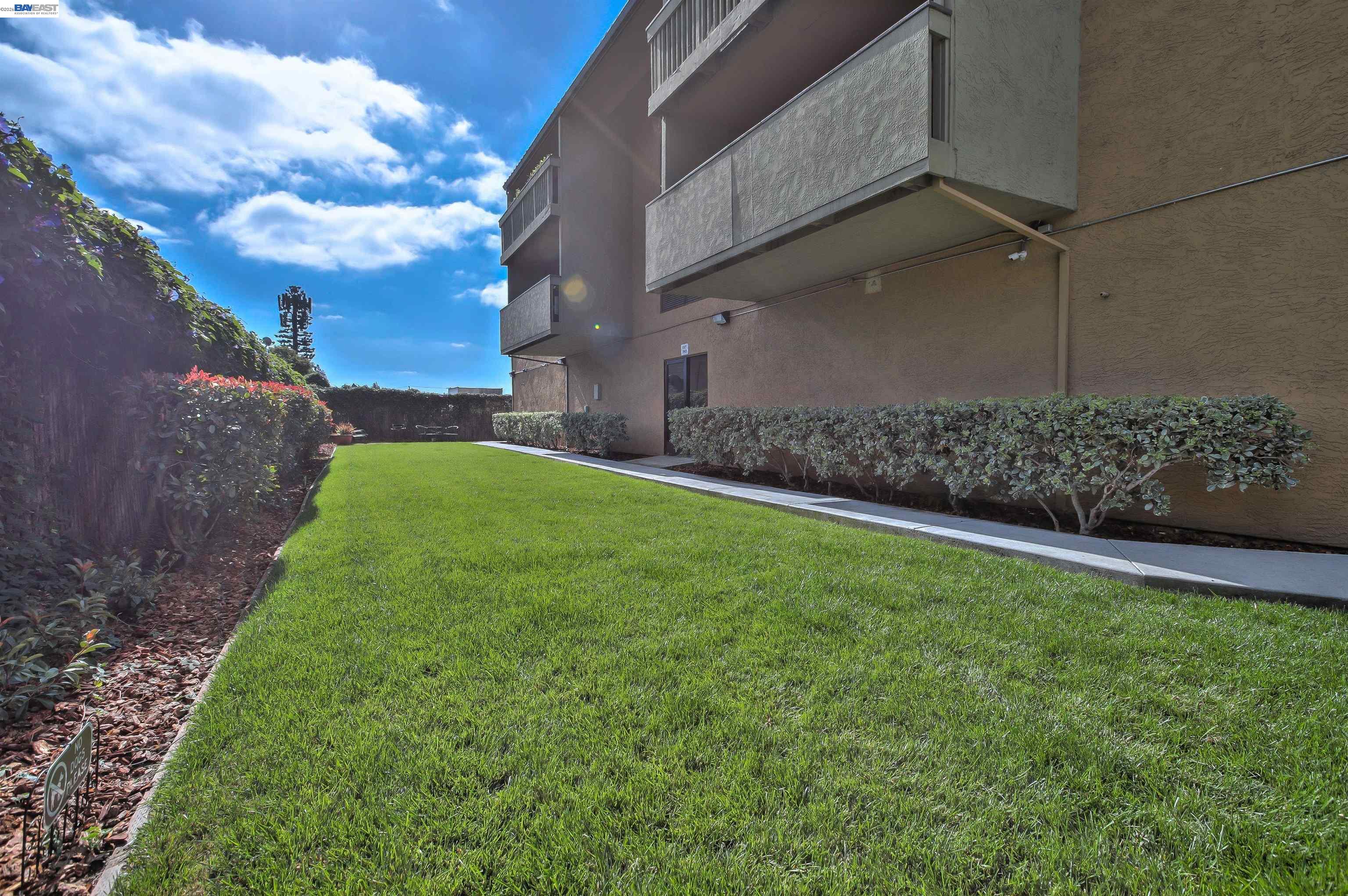 Detail Gallery Image 20 of 23 For 16006 E 14th St #213,  –,  CA 94578 - 2 Beds | 1 Baths