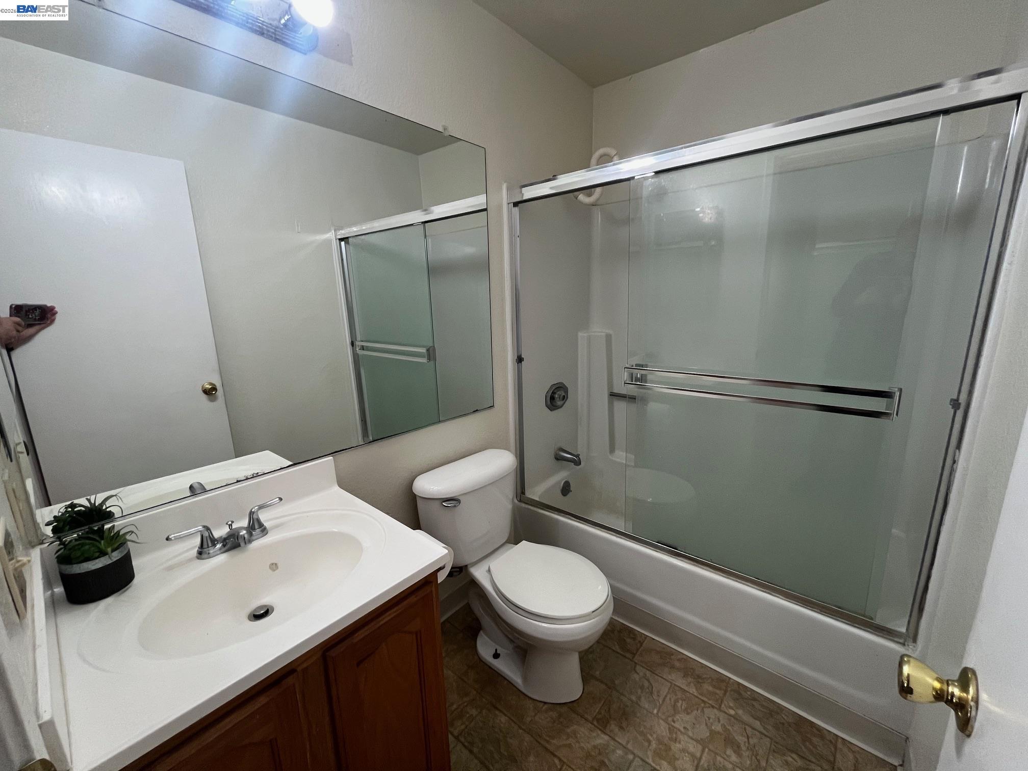 Detail Gallery Image 3 of 23 For 16006 E 14th St #213,  –,  CA 94578 - 2 Beds | 1 Baths