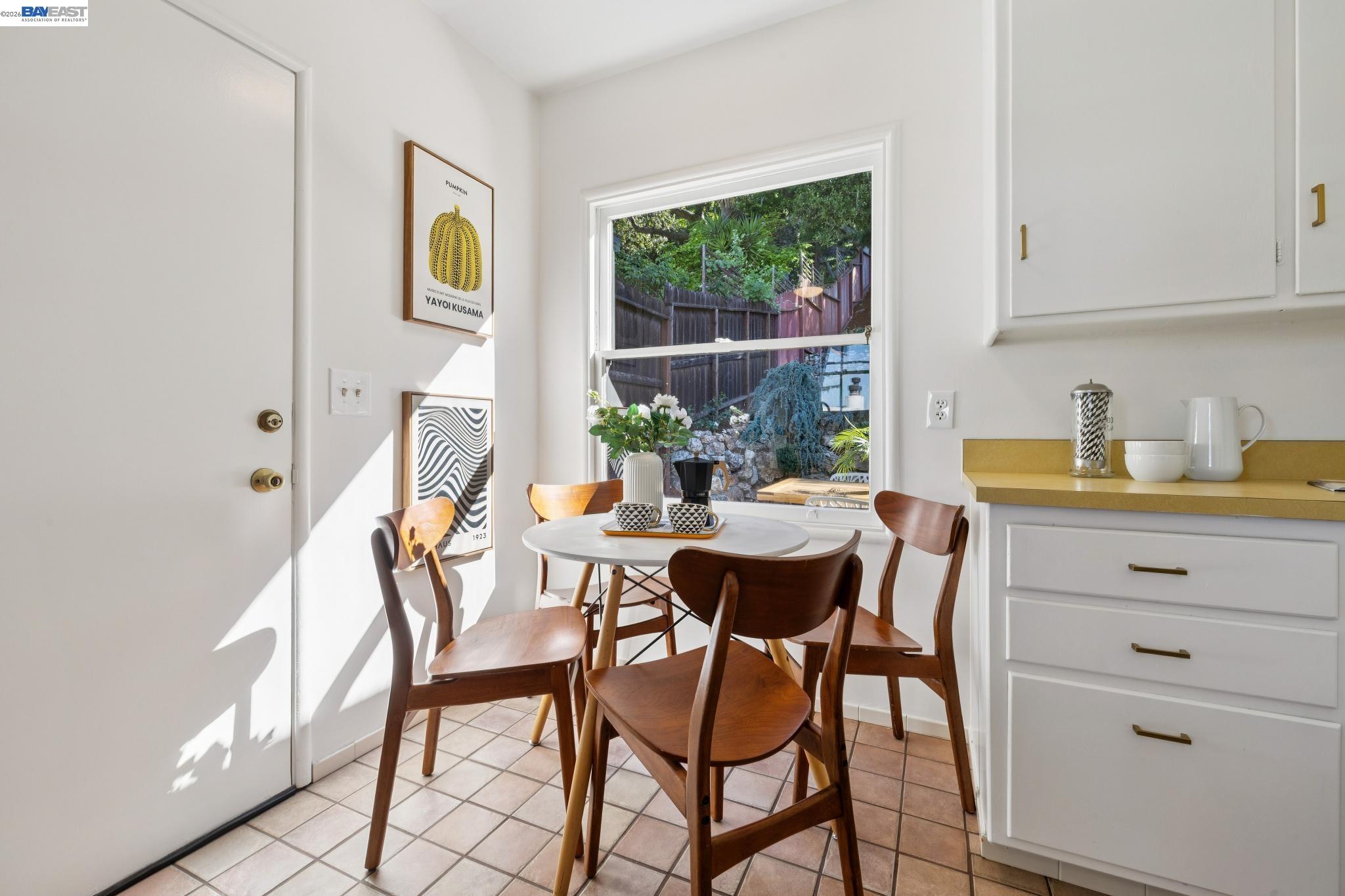 Detail Gallery Image 17 of 42 For 777 Cragmont Avenue, Berkeley,  CA 94708 - 2 Beds | 2/1 Baths