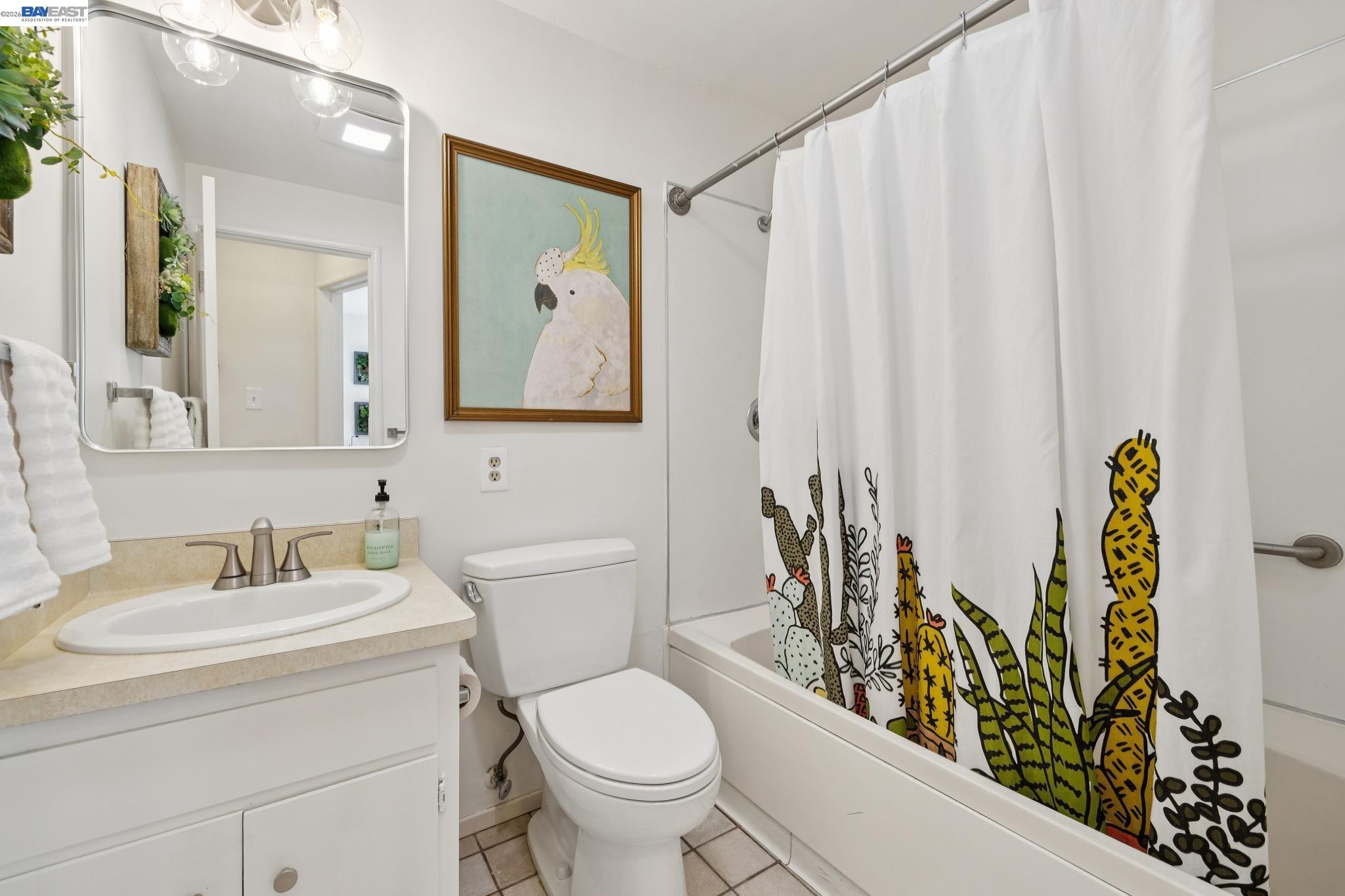 Detail Gallery Image 25 of 42 For 777 Cragmont Avenue, Berkeley,  CA 94708 - 2 Beds | 2/1 Baths