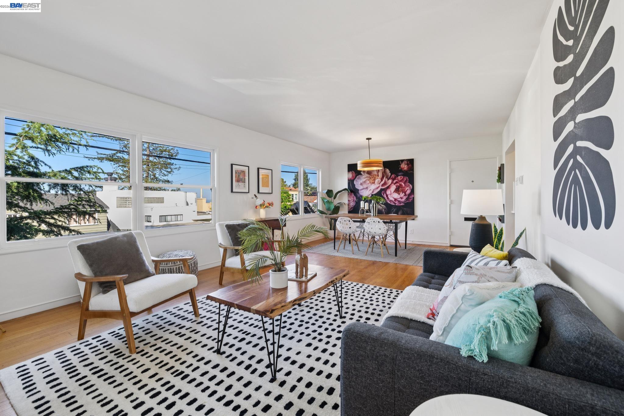 Detail Gallery Image 7 of 42 For 777 Cragmont Avenue, Berkeley,  CA 94708 - 2 Beds | 2/1 Baths