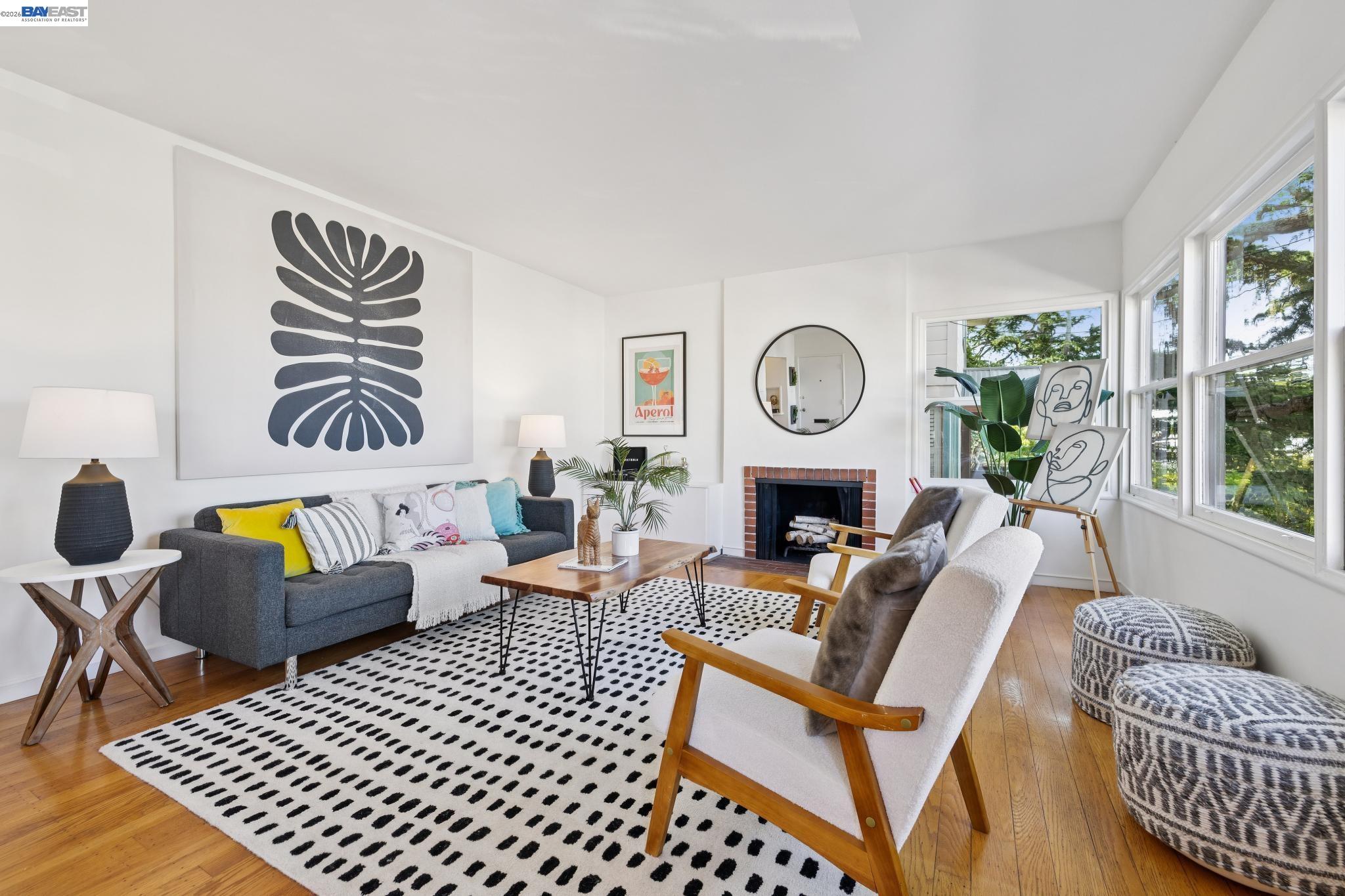 Detail Gallery Image 9 of 42 For 777 Cragmont Avenue, Berkeley,  CA 94708 - 2 Beds | 2/1 Baths