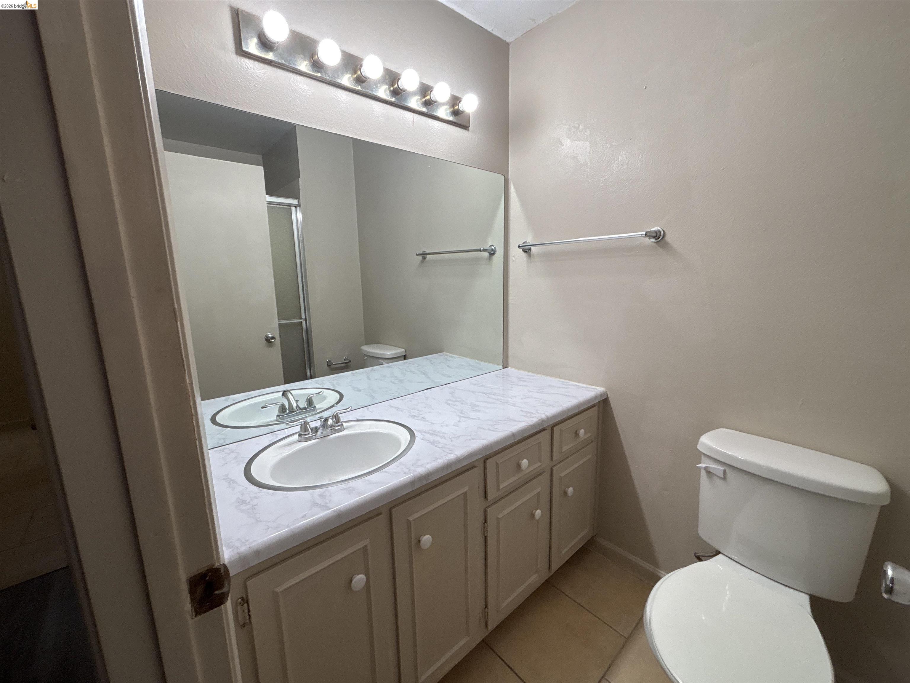 Detail Gallery Image 11 of 18 For 6937 Sumter Quay Circle, Stockton,  CA 95219-9999 - 3 Beds | 2 Baths