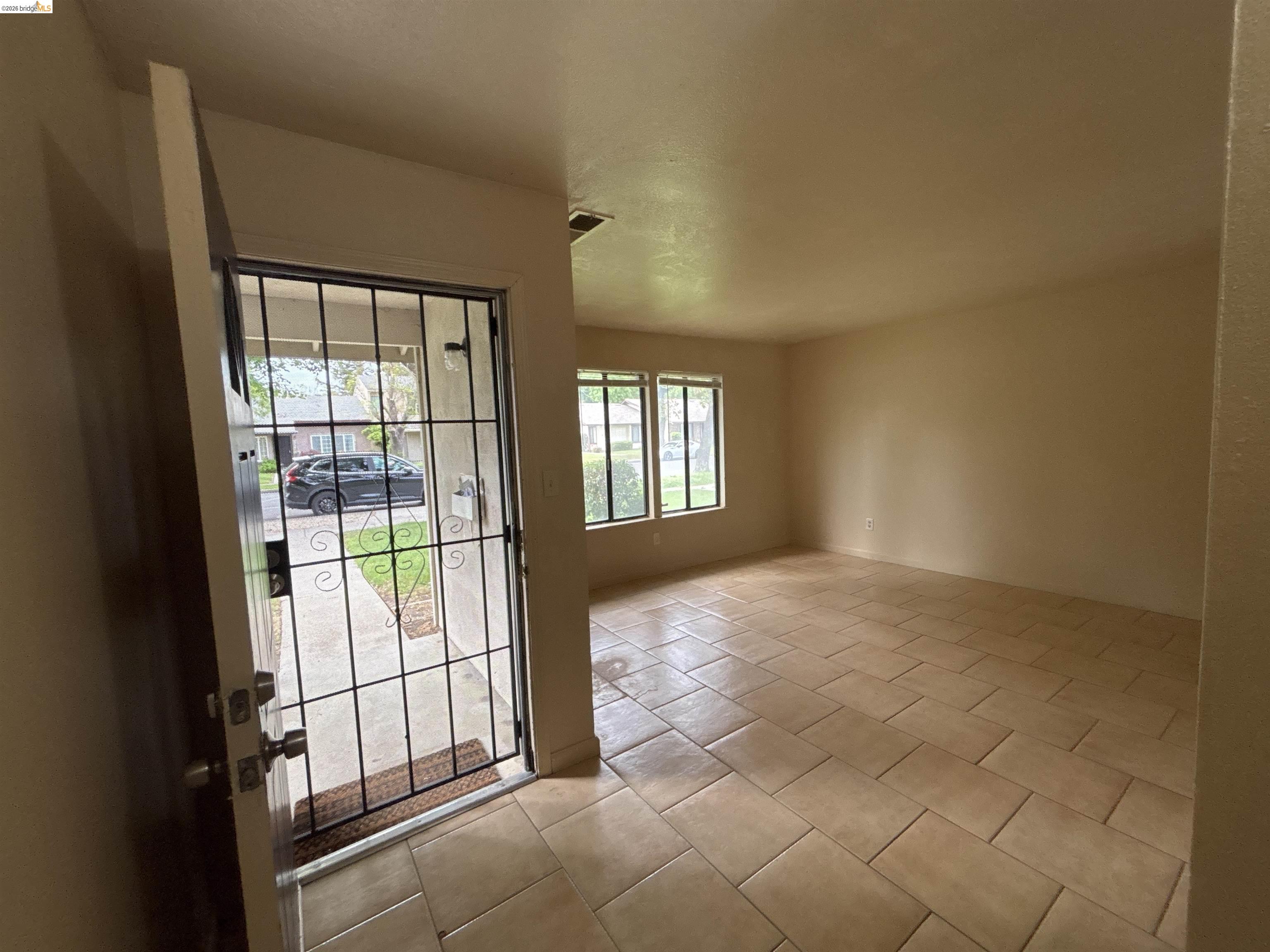 Detail Gallery Image 15 of 18 For 6937 Sumter Quay Circle, Stockton,  CA 95219-9999 - 3 Beds | 2 Baths