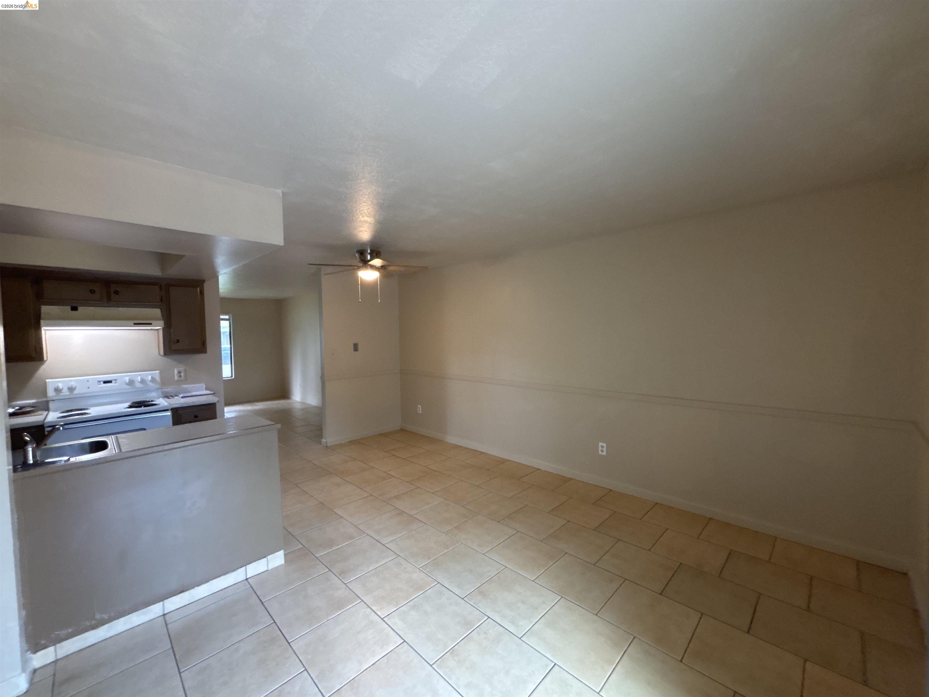 Detail Gallery Image 6 of 18 For 6937 Sumter Quay Circle, Stockton,  CA 95219-9999 - 3 Beds | 2 Baths