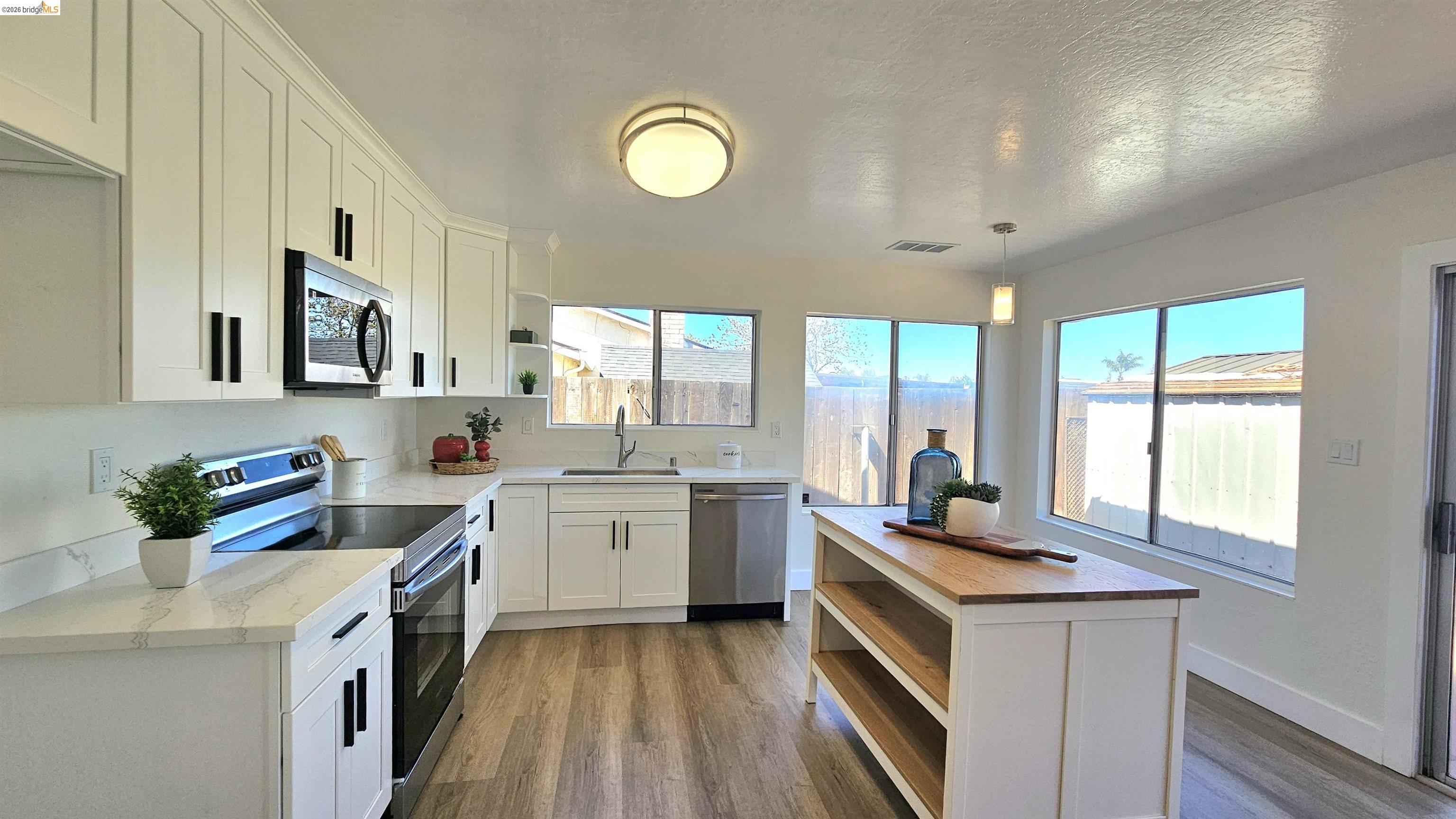 Detail Gallery Image 7 of 23 For 3621 Dimaggio Way, Antioch,  CA 94509 - 3 Beds | 2 Baths