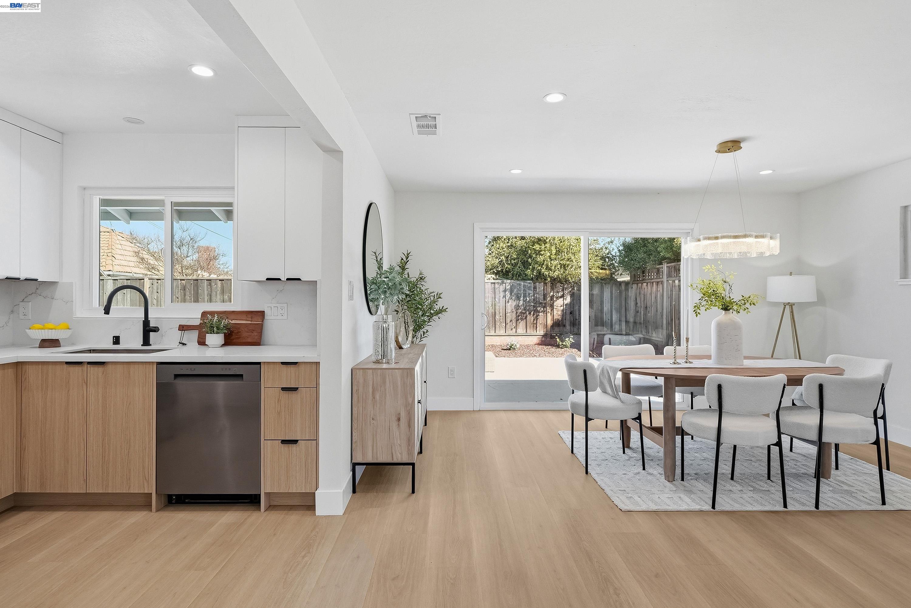 Detail Gallery Image 14 of 41 For 3221 Llano St, San Mateo,  CA 94403 - 4 Beds | 2 Baths