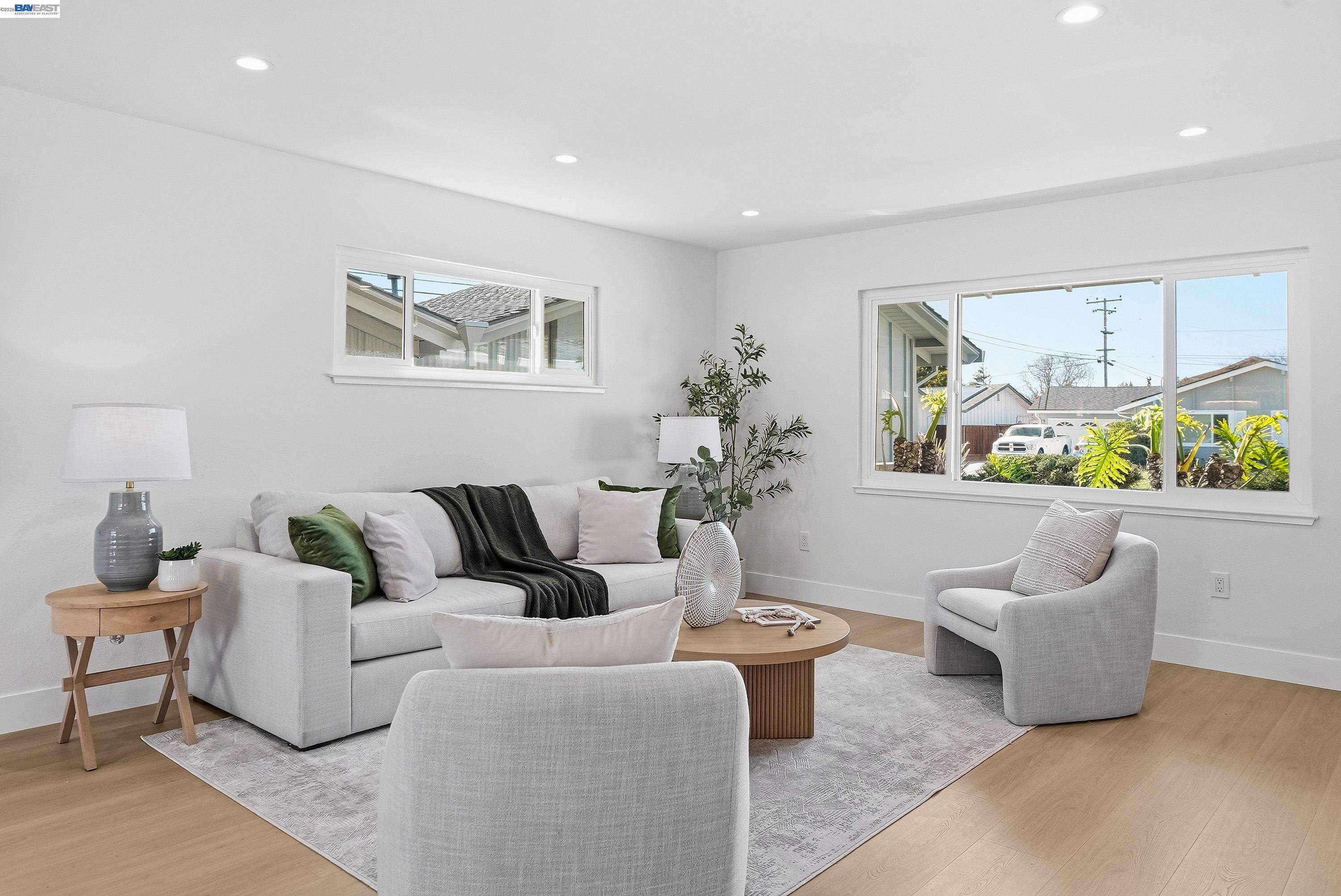 Detail Gallery Image 4 of 41 For 3221 Llano St, San Mateo,  CA 94403 - 4 Beds | 2 Baths