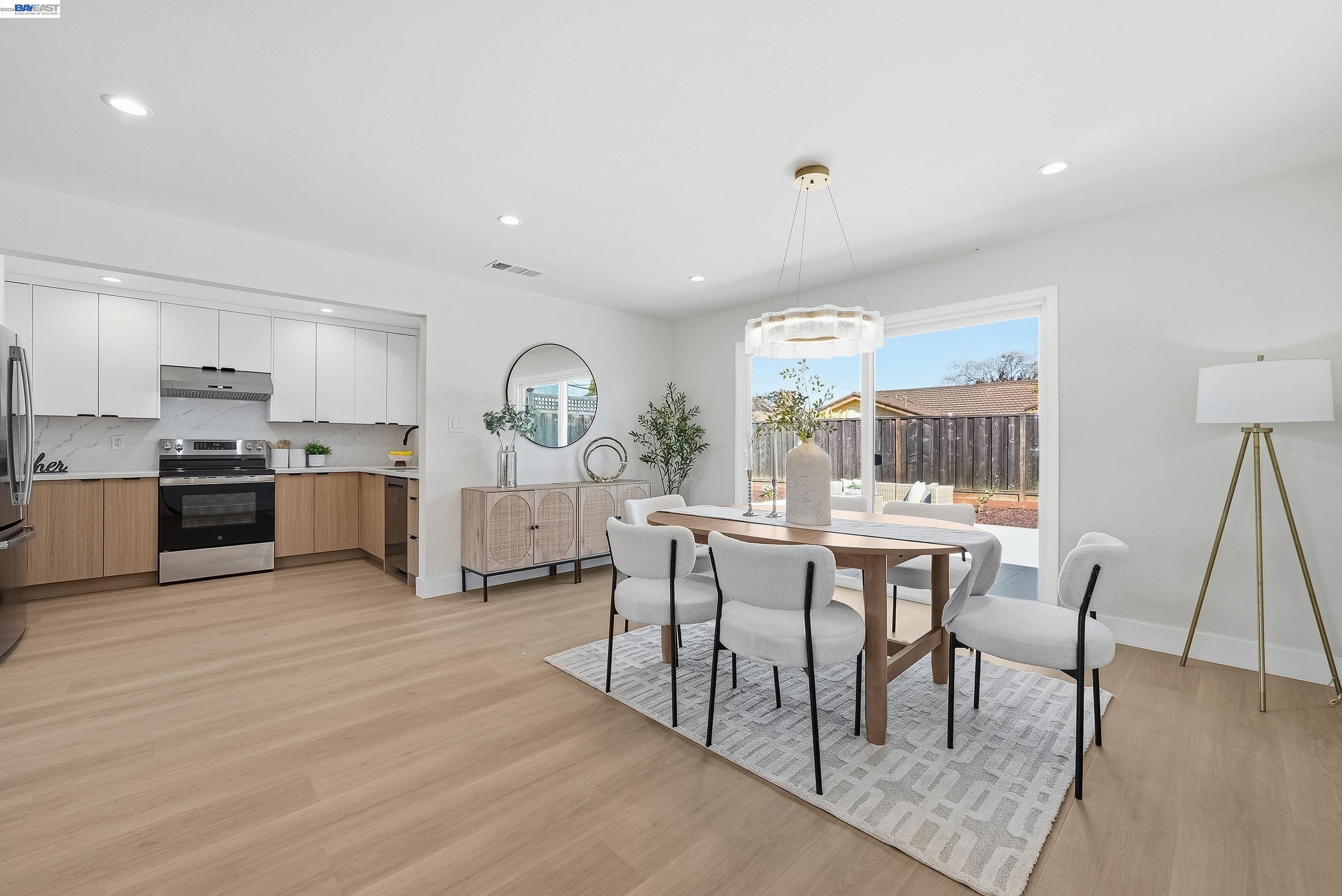 Detail Gallery Image 7 of 41 For 3221 Llano St, San Mateo,  CA 94403 - 4 Beds | 2 Baths