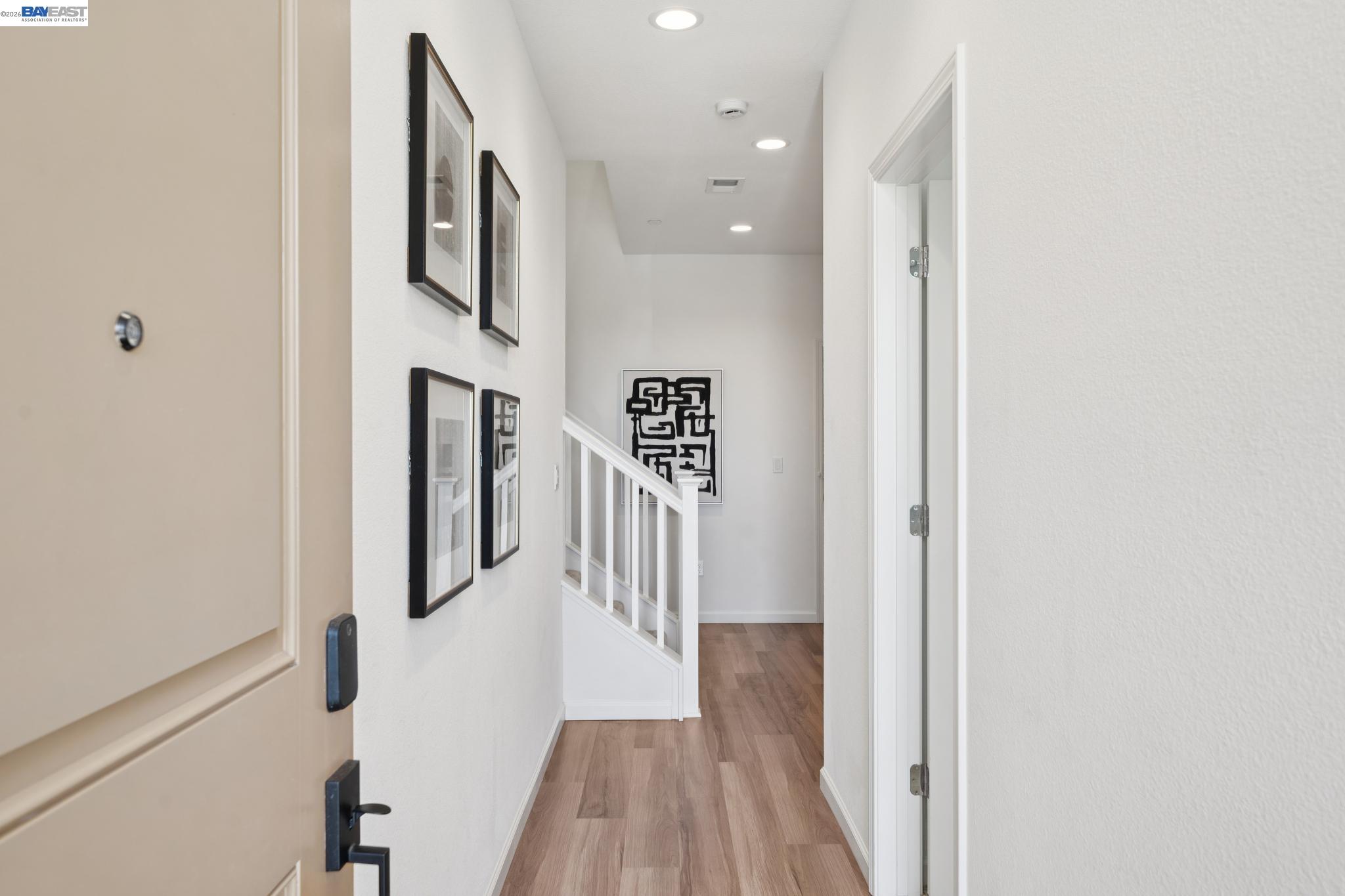 Photo #2: 41128432 Listing: Photo #2