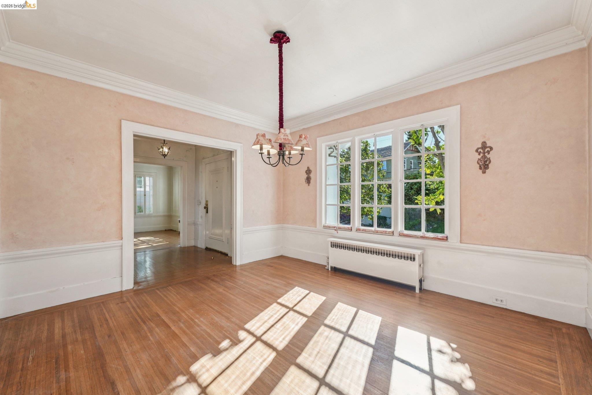 Detail Gallery Image 11 of 49 For 618 Boulevard Way, Piedmont,  CA 94610 - 4 Beds | 1 Baths