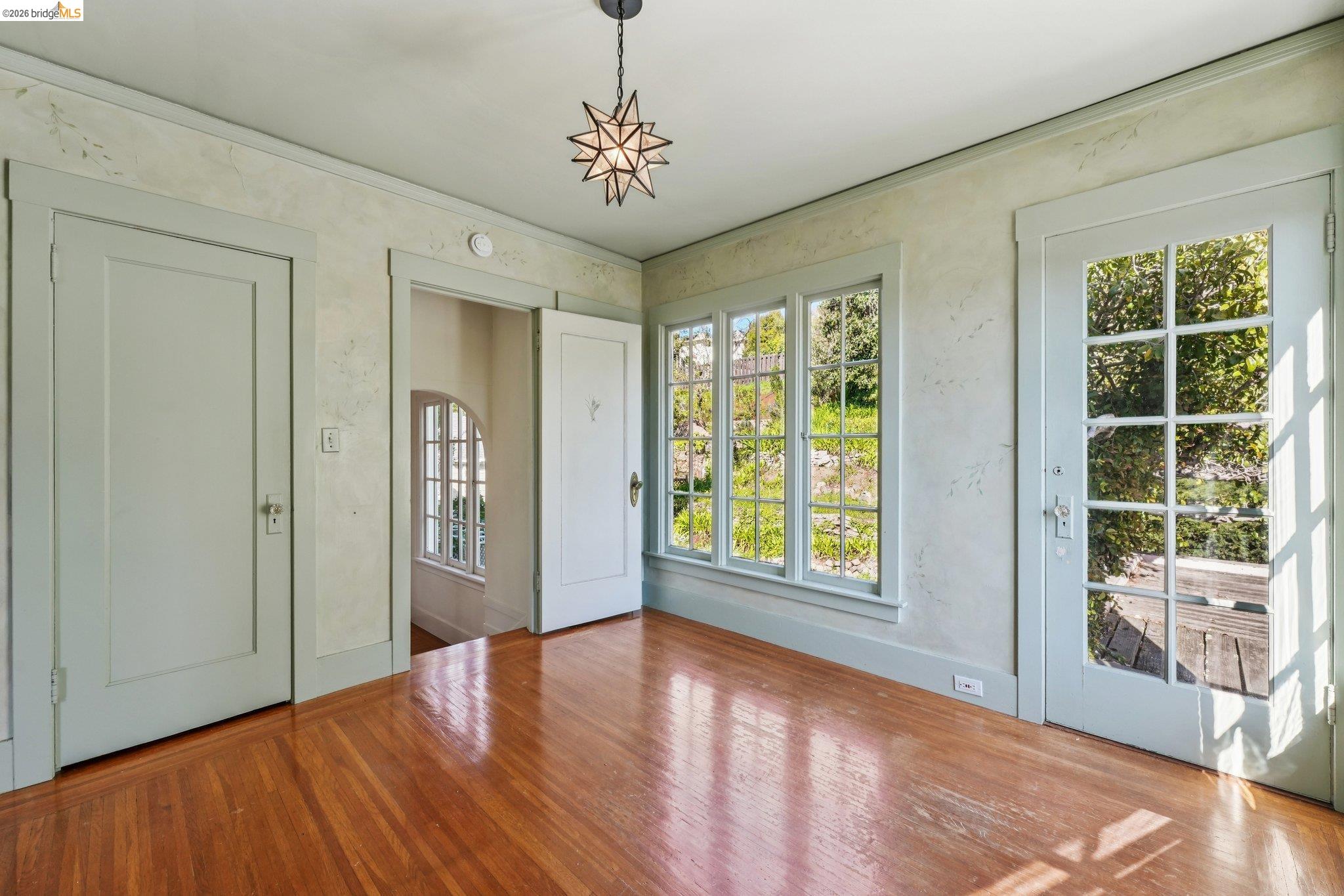 Detail Gallery Image 26 of 49 For 618 Boulevard Way, Piedmont,  CA 94610 - 4 Beds | 1 Baths