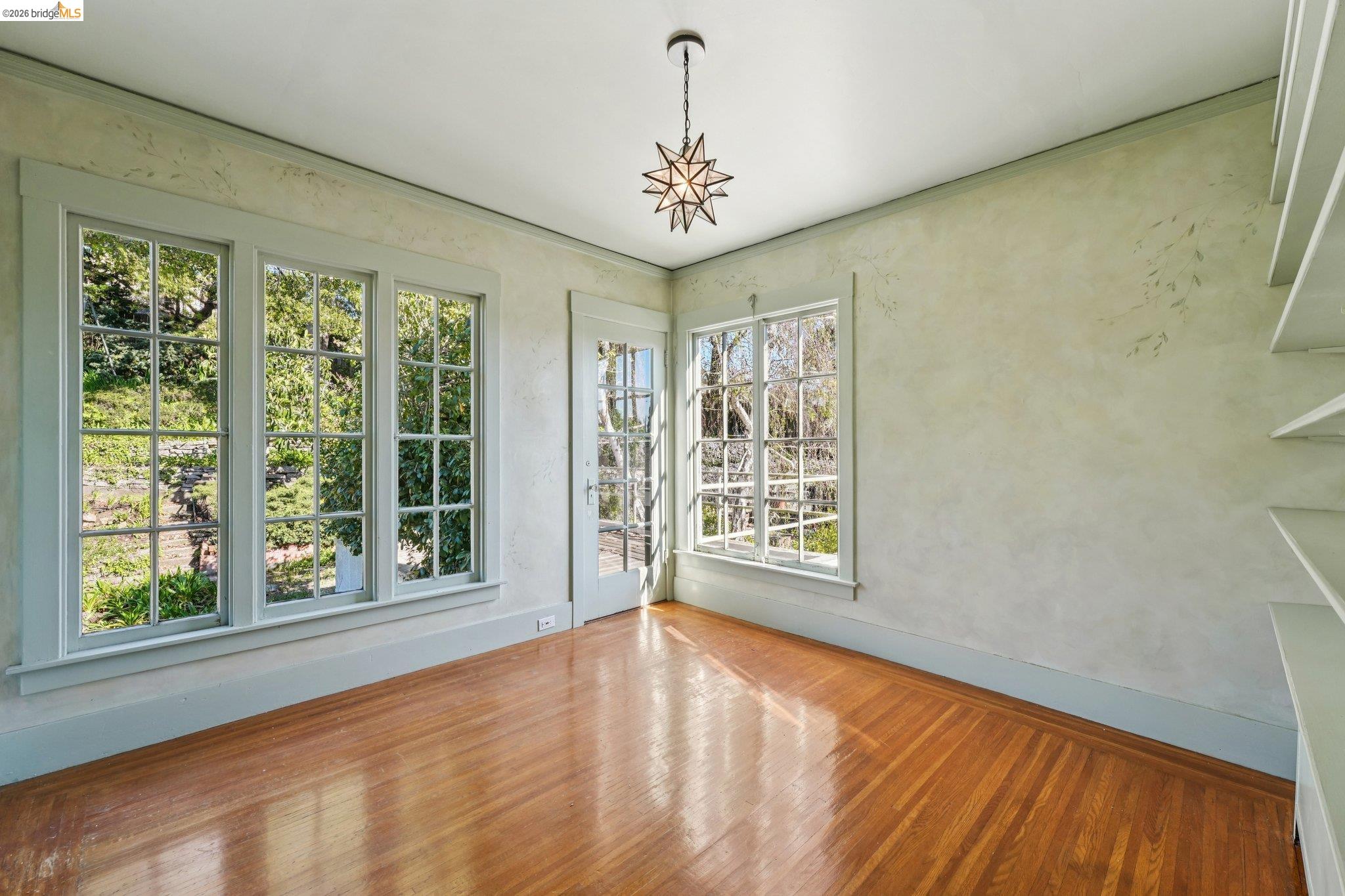 Detail Gallery Image 28 of 49 For 618 Boulevard Way, Piedmont,  CA 94610 - 4 Beds | 1 Baths