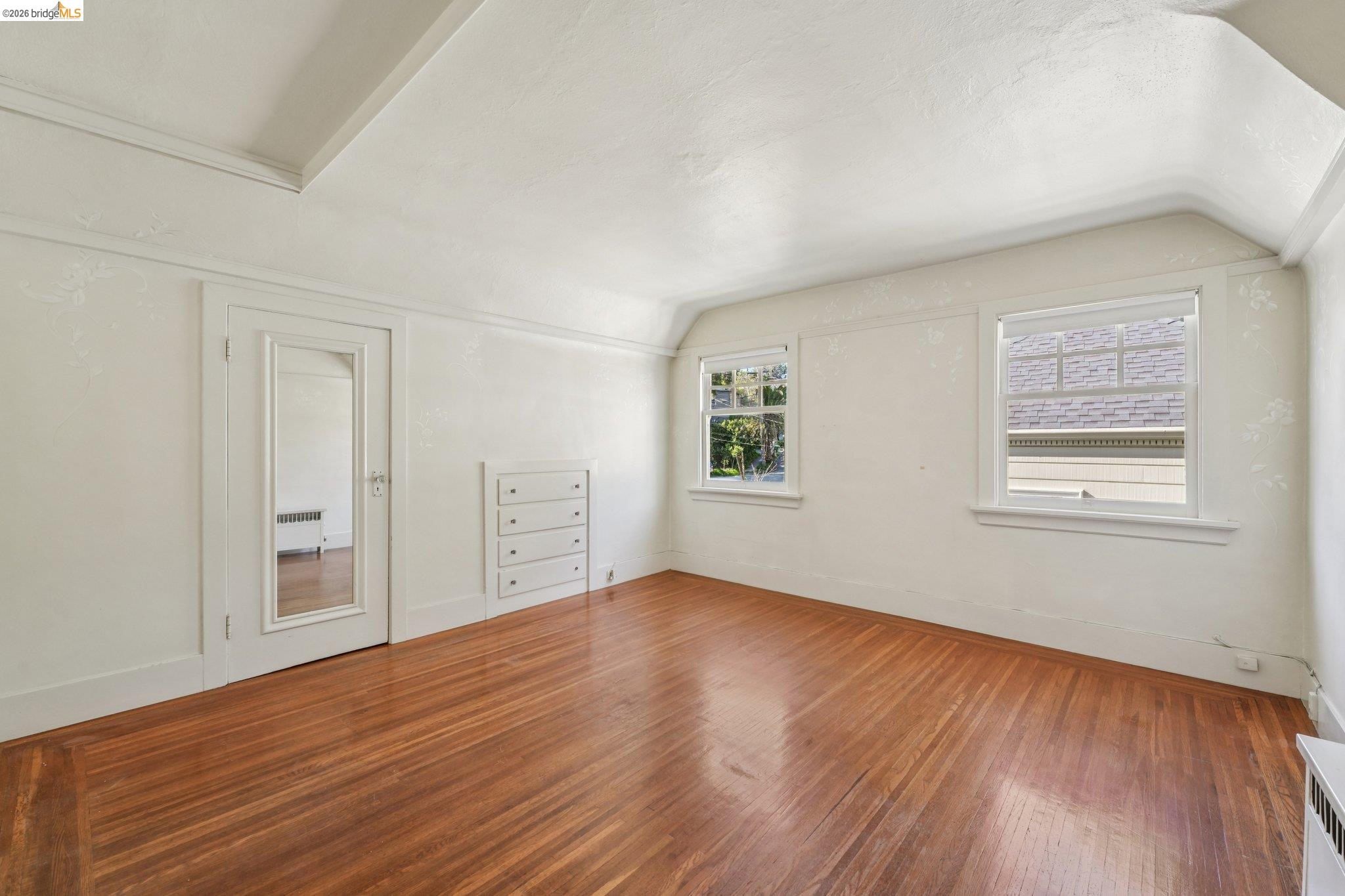 Detail Gallery Image 34 of 49 For 618 Boulevard Way, Piedmont,  CA 94610 - 4 Beds | 1 Baths