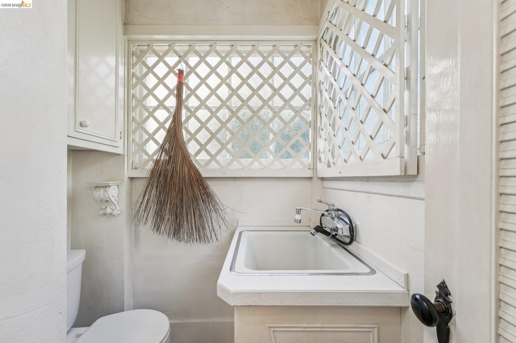 Detail Gallery Image 37 of 49 For 618 Boulevard Way, Piedmont,  CA 94610 - 4 Beds | 1 Baths