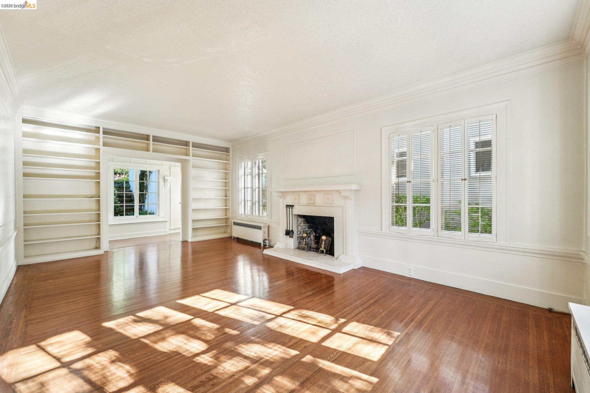 Detail Gallery Image 6 of 49 For 618 Boulevard Way, Piedmont,  CA 94610 - 4 Beds | 1 Baths