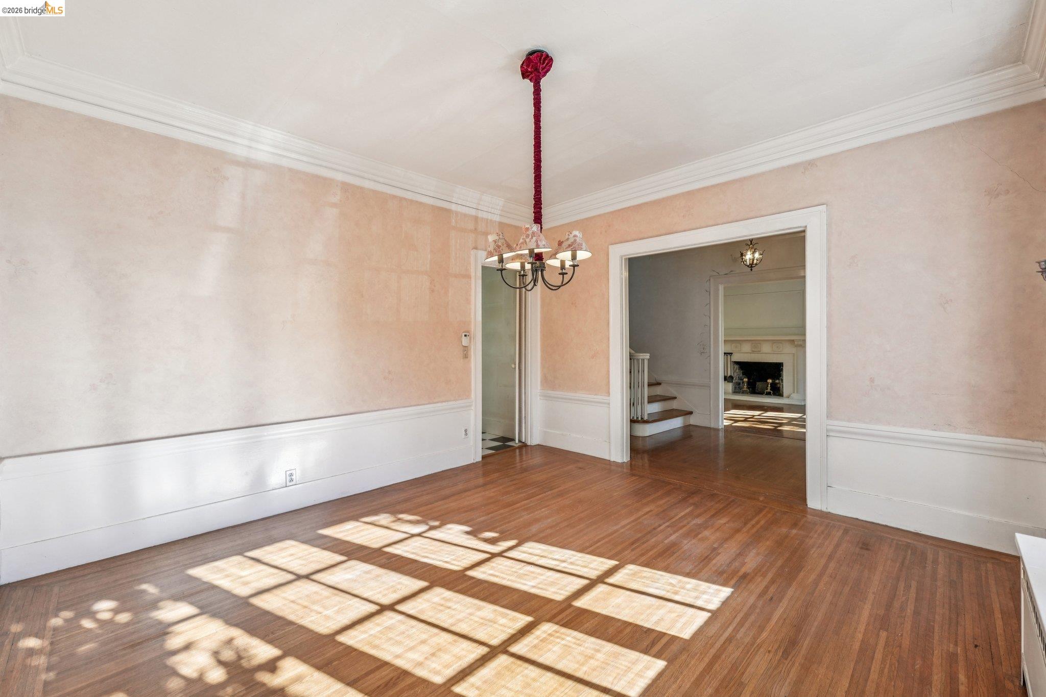 Detail Gallery Image 10 of 49 For 618 Boulevard Way, Piedmont,  CA 94610 - 4 Beds | 1 Baths