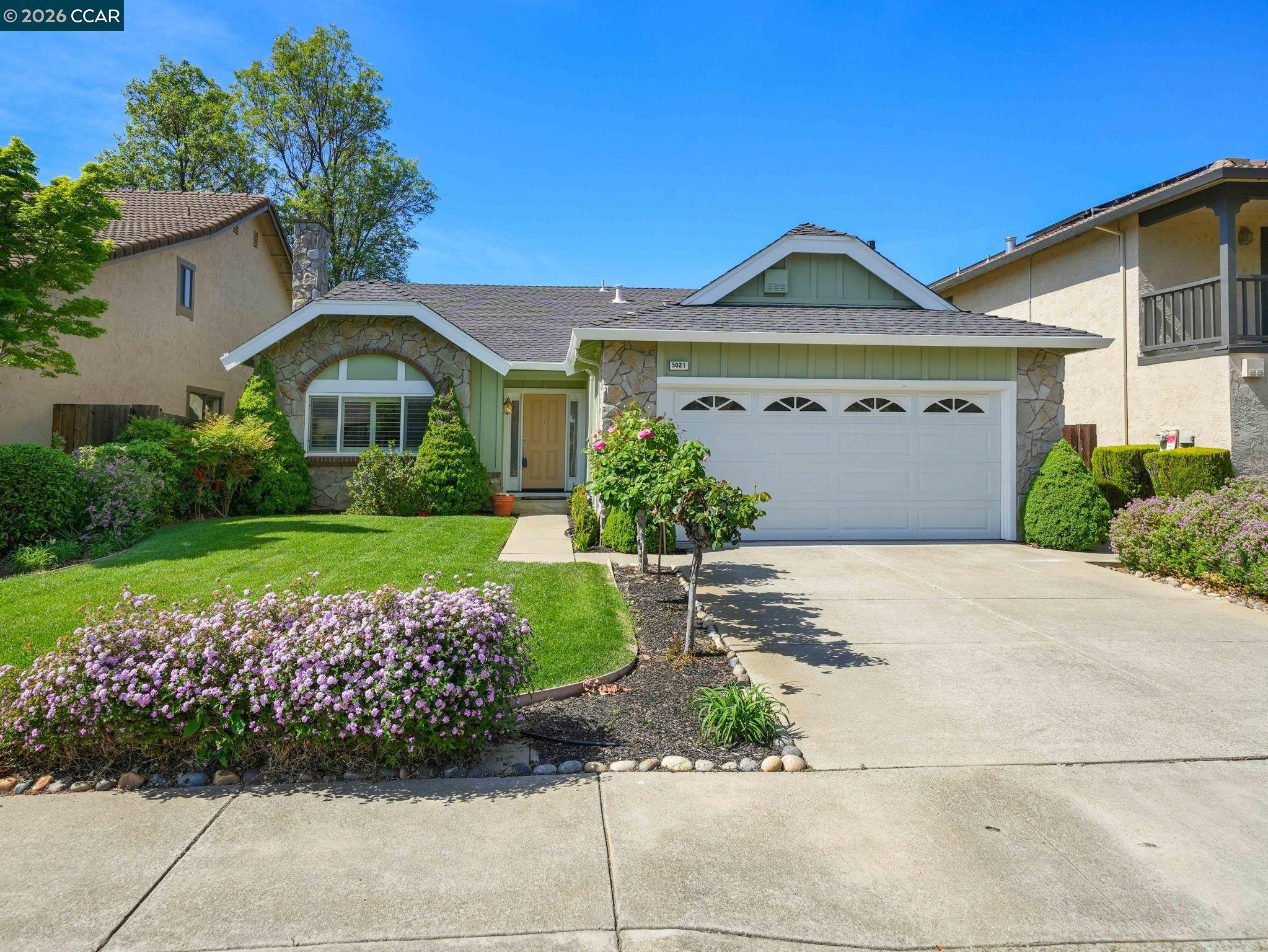 Front Image Thumbnail for CC41128436