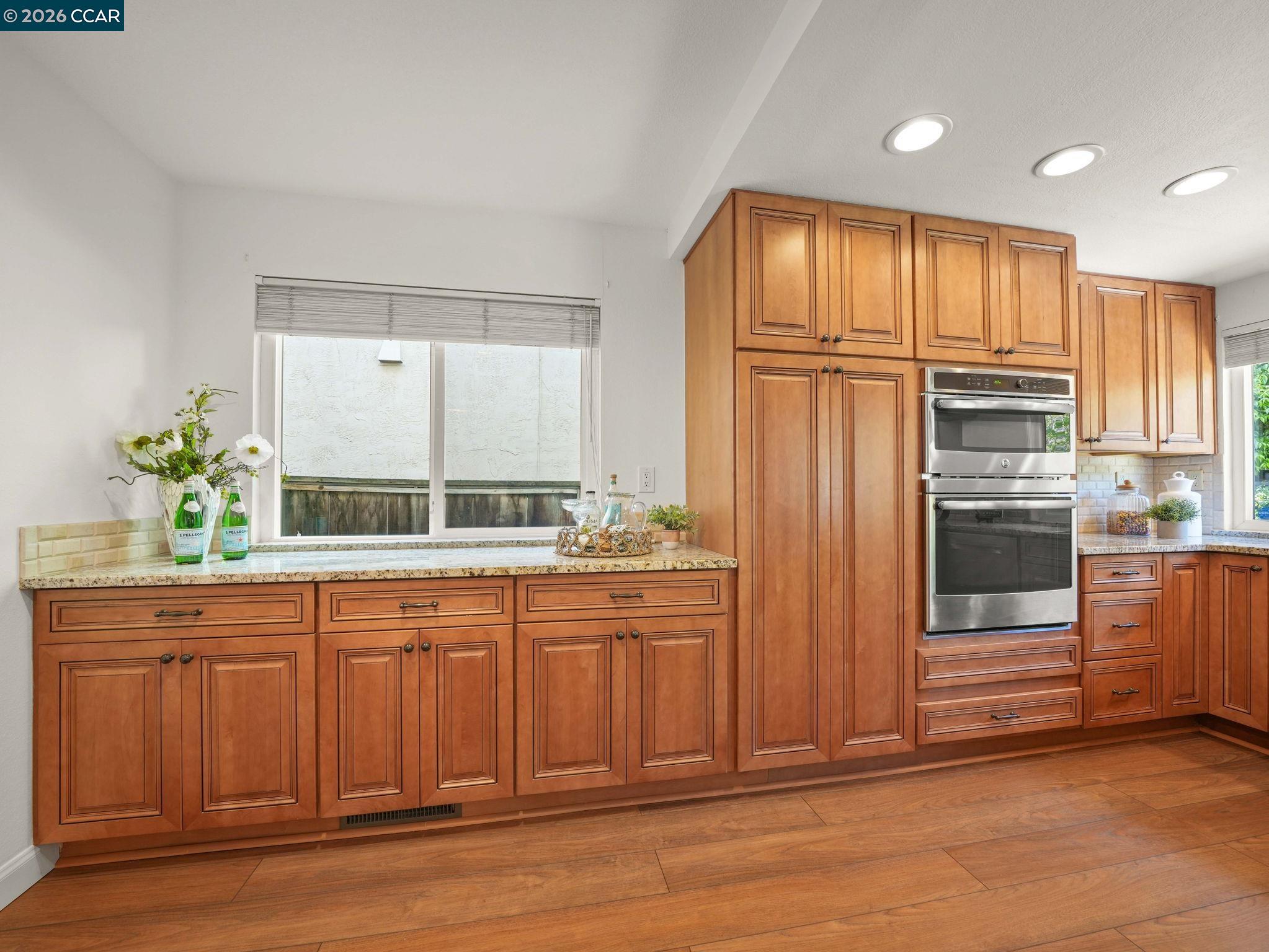 Detail Gallery Image 14 of 35 For 5021 Murchio Dr, Concord,  CA 94521 - 3 Beds | 2 Baths