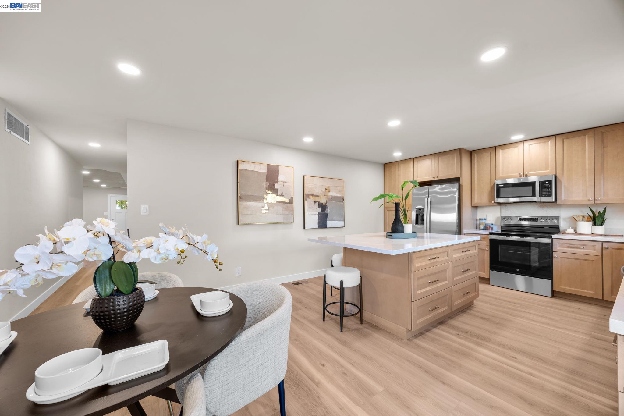 Detail Gallery Image 11 of 22 For 2151 Elm St, Livermore,  CA 94551 - 3 Beds | 2 Baths